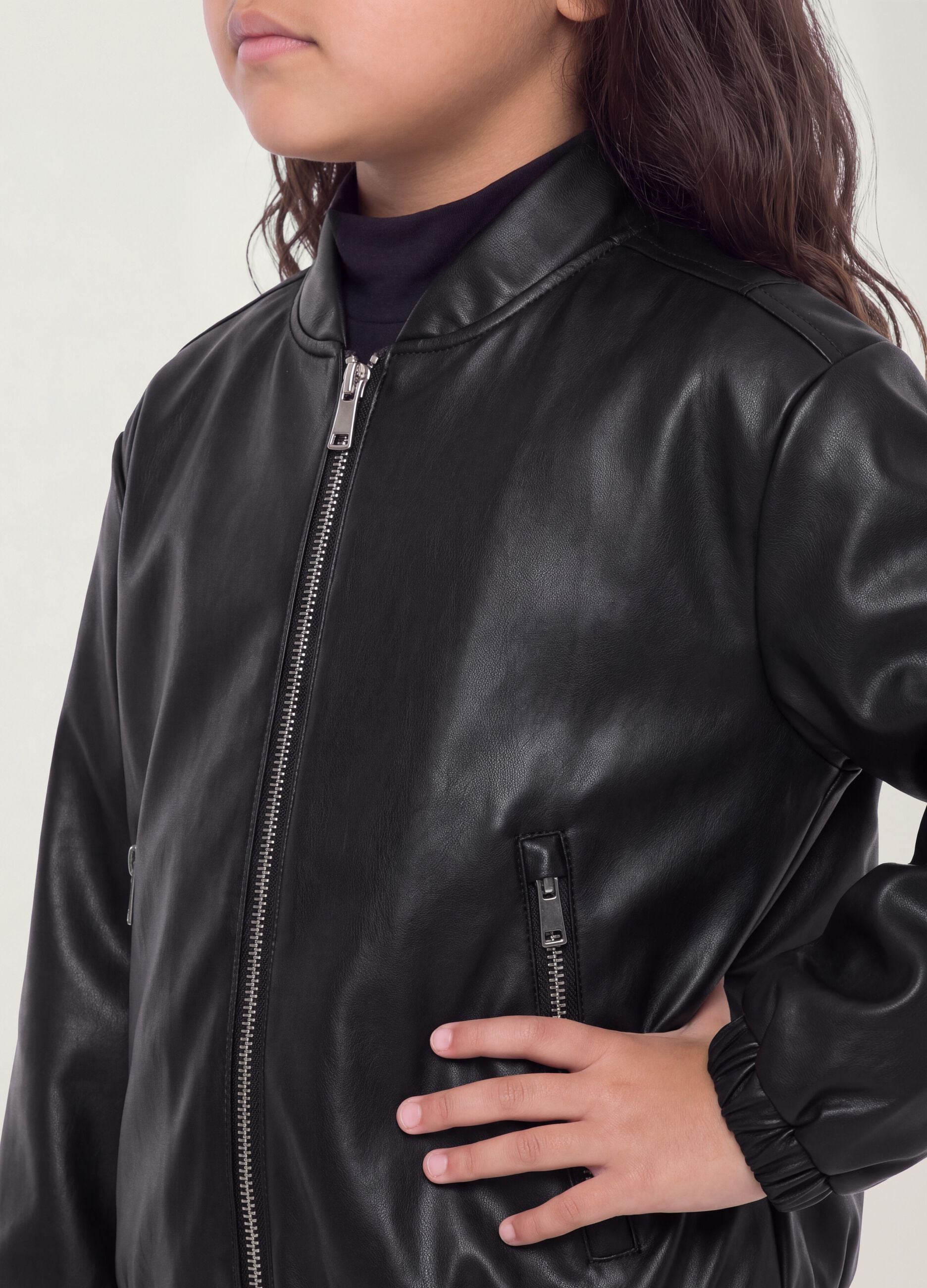 Giubbotto nero con zip regular fit per bambina