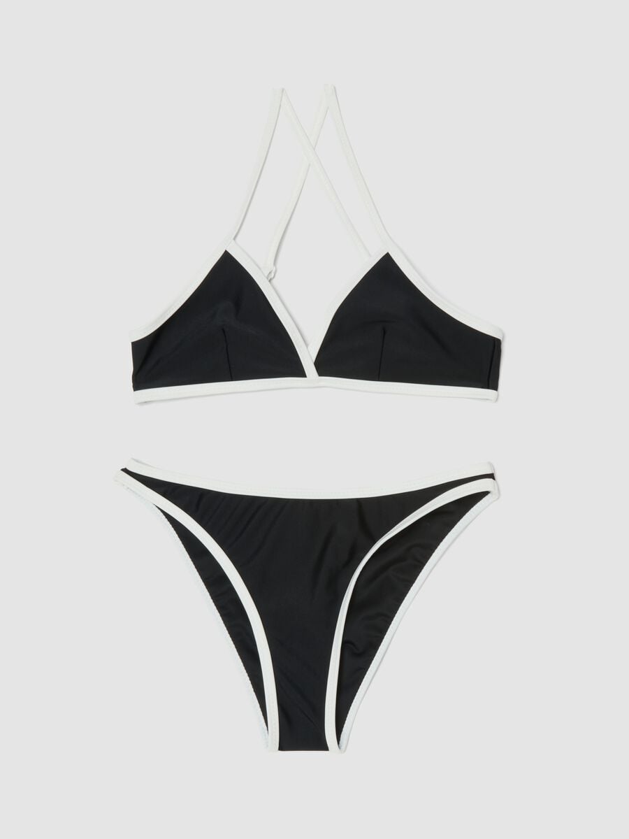 Black stretch bikini with contrasting trim_0