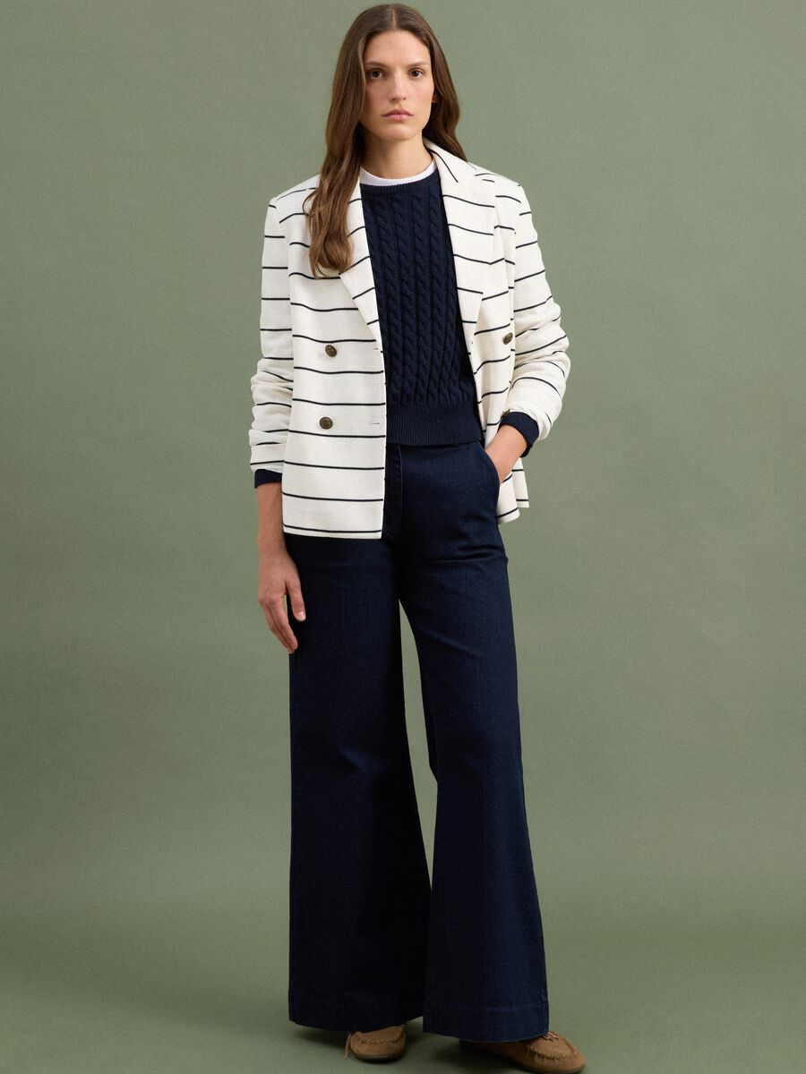 Weisser, gestreifter Regular-Fit Zweireiher-Blazer mit klassischem Revers_2