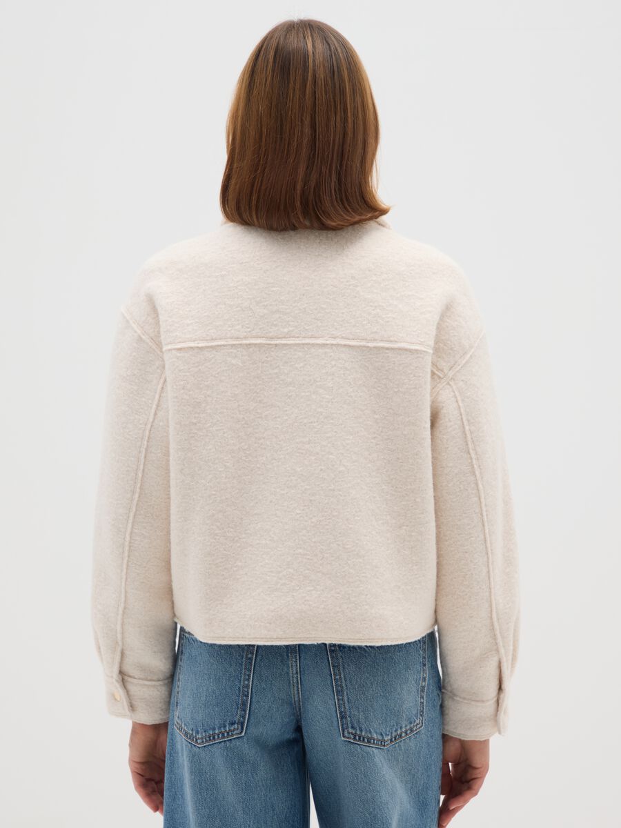 Chaqueta blanca corte regular con cremallera_2