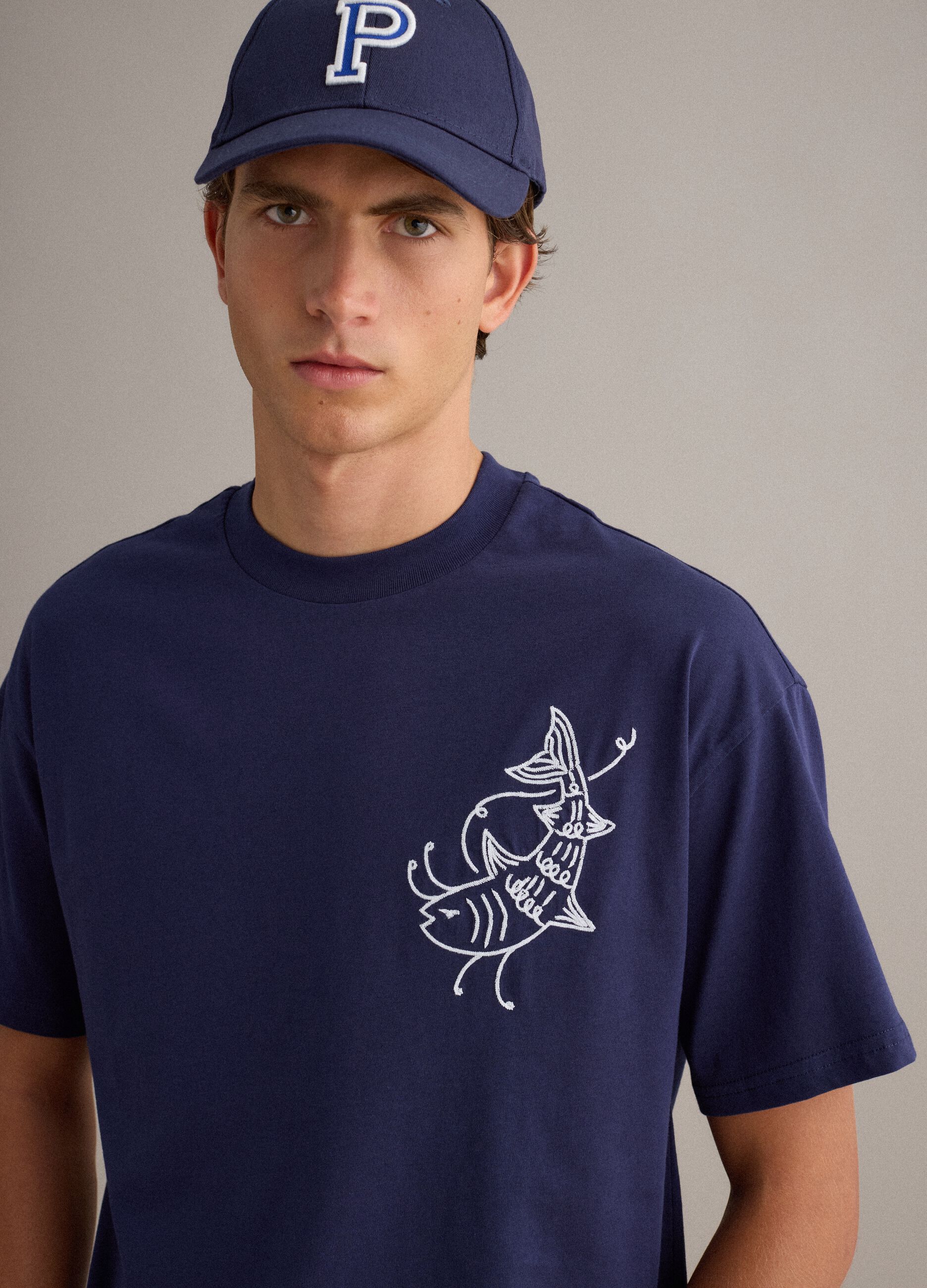 Blaues Relaxed-Fit T-Shirt aus reiner Baumwolle mit Stickerei