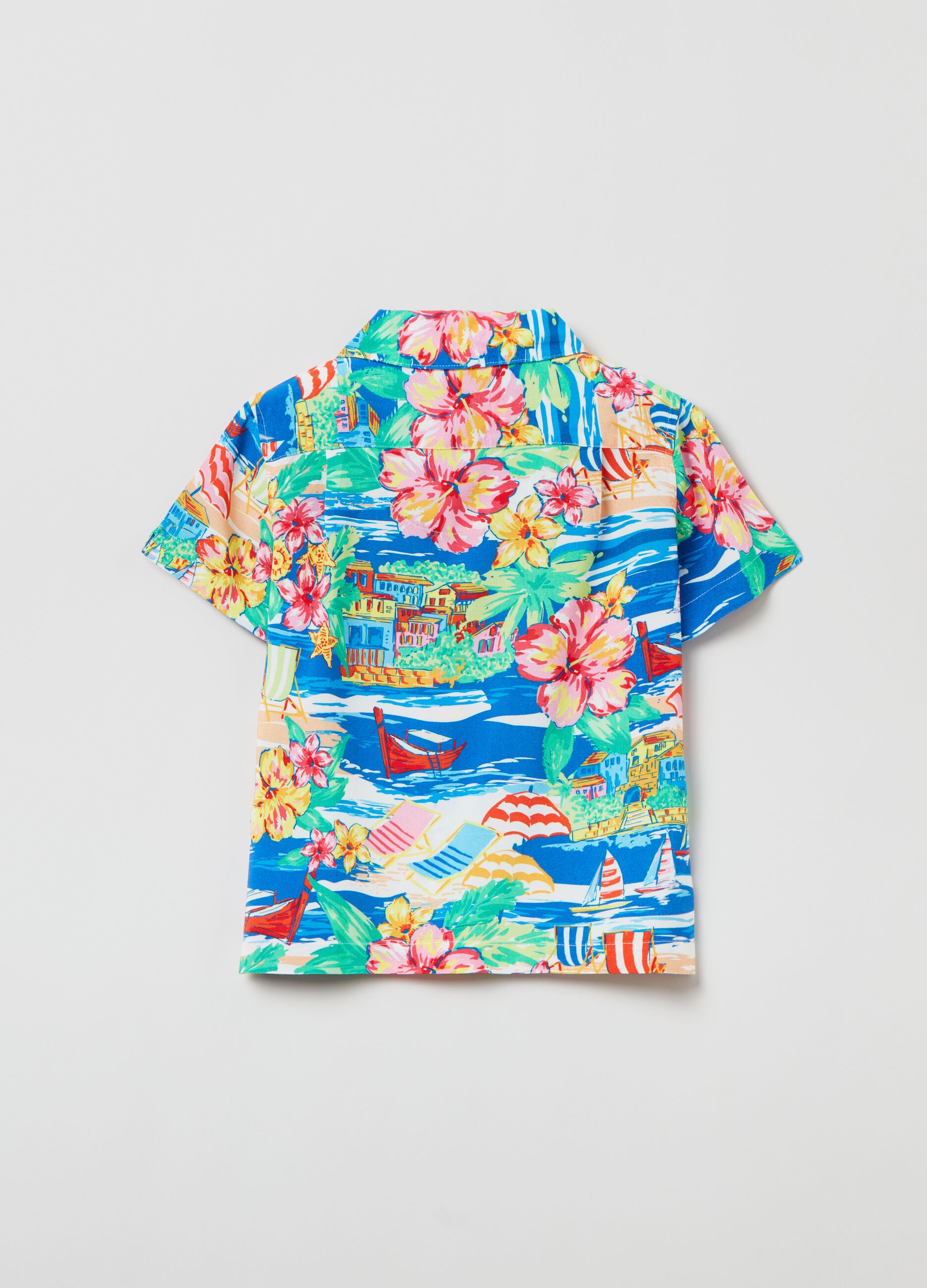 Camisa con estampado hawaiano