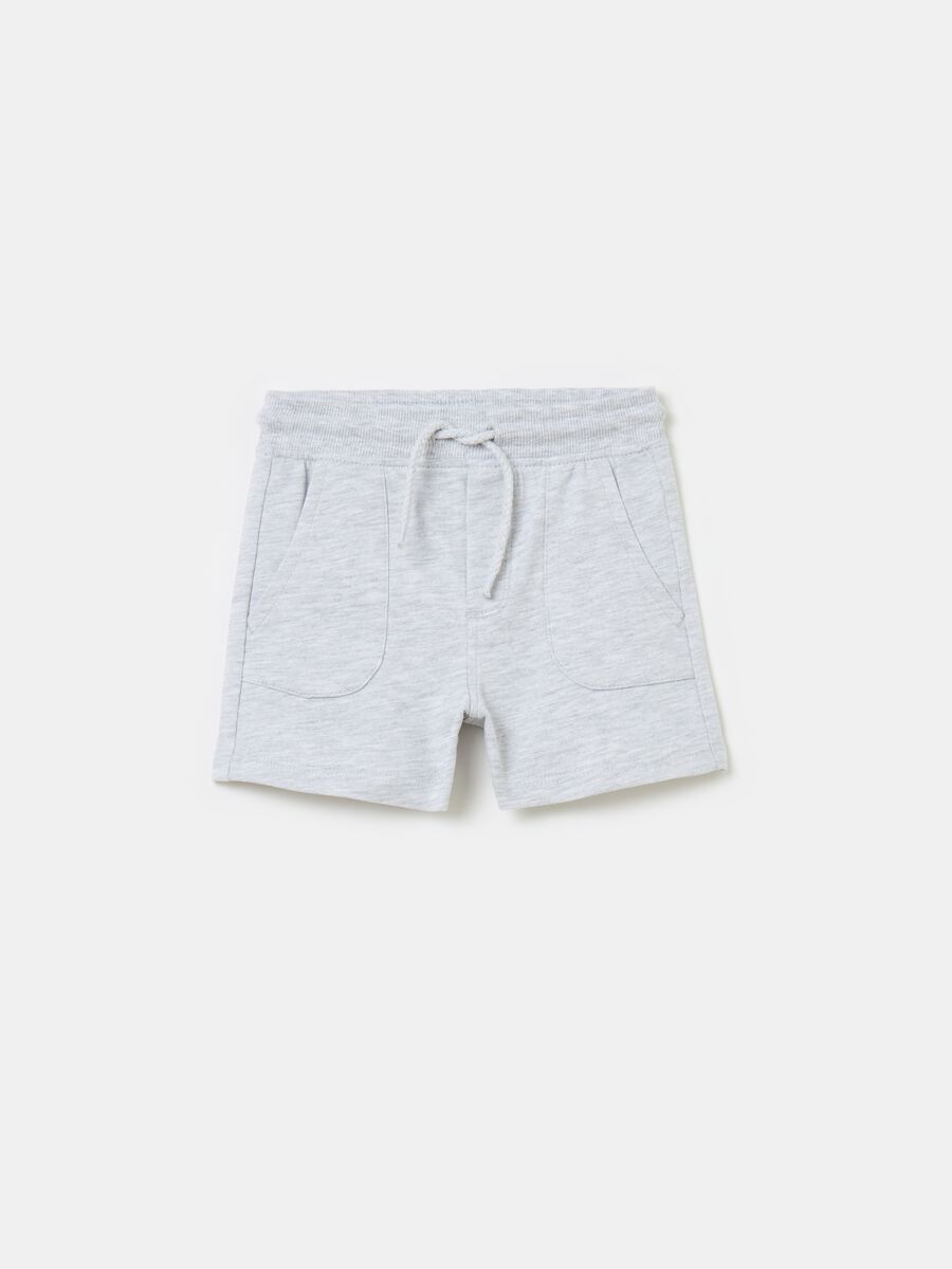 Shorts de algodón con cordón y bolsillos_0