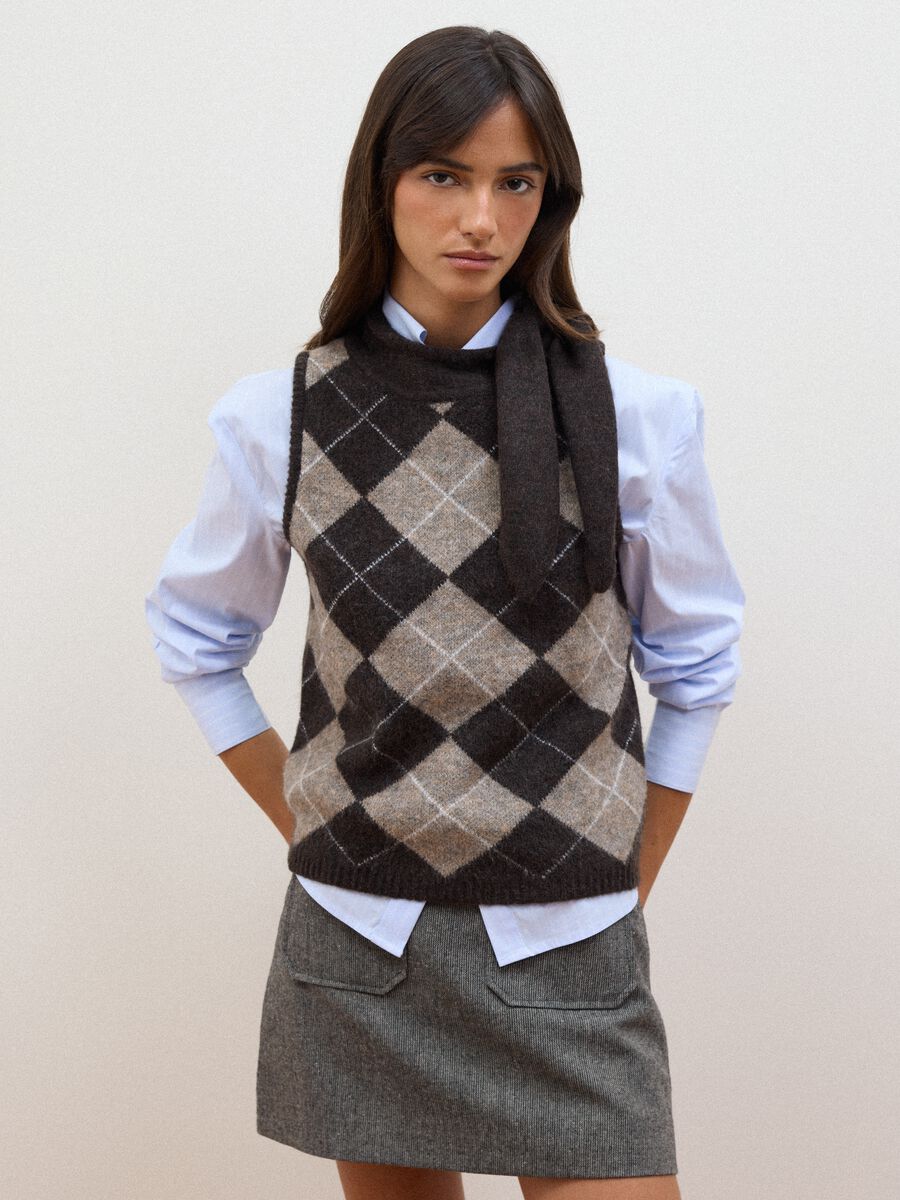 Brown stretch wool gilet with stand collar_1