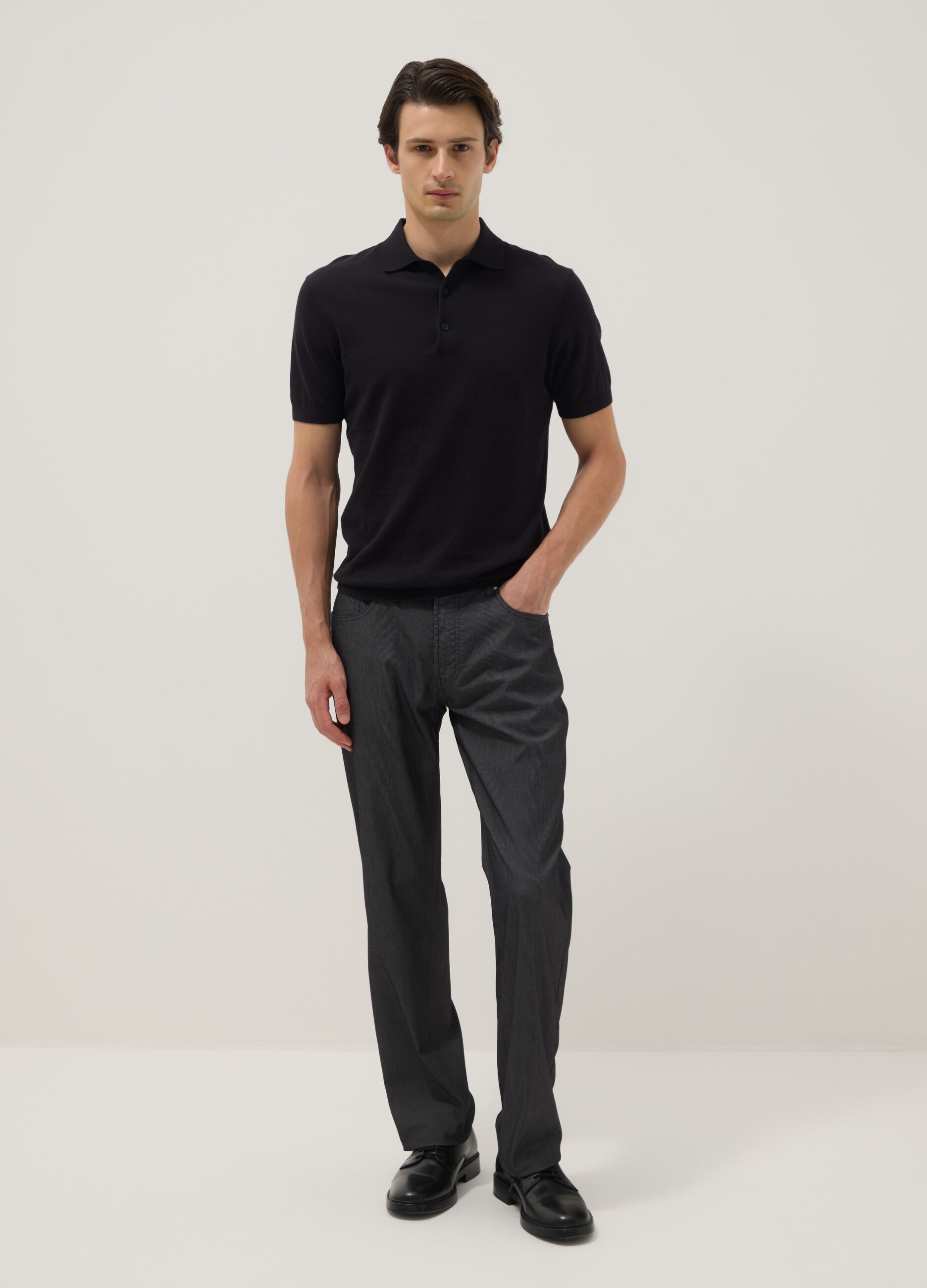 &Mu;&alpha;ύ&rho;&omicron; &pi;&alpha;&nu;&tau;&epsilon;&lambda;ό&nu;&iota; &kappa;&alpha;&nu;&omicron;&nu;&iota;&kappa;ή&sigmaf; &epsilon;&phi;&alpha;&rho;&mu;&omicron;&gamma;ή&sigmaf; &alpha;&pi;ό &epsilon;&lambda;&alpha;&sigma;&tau;&iota;&kappa;ό &beta;&alpha;&mu;&beta;ά&kappa;&iota; &mu;&epsilon; &pi;έ&nu;&tau;&epsilon; &tau;&sigma;έ&pi;&epsilon;&sigmaf;