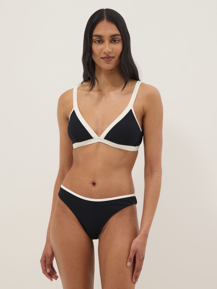 Schwarze Stretch-Badehose mit wei&szlig;em Rand_0