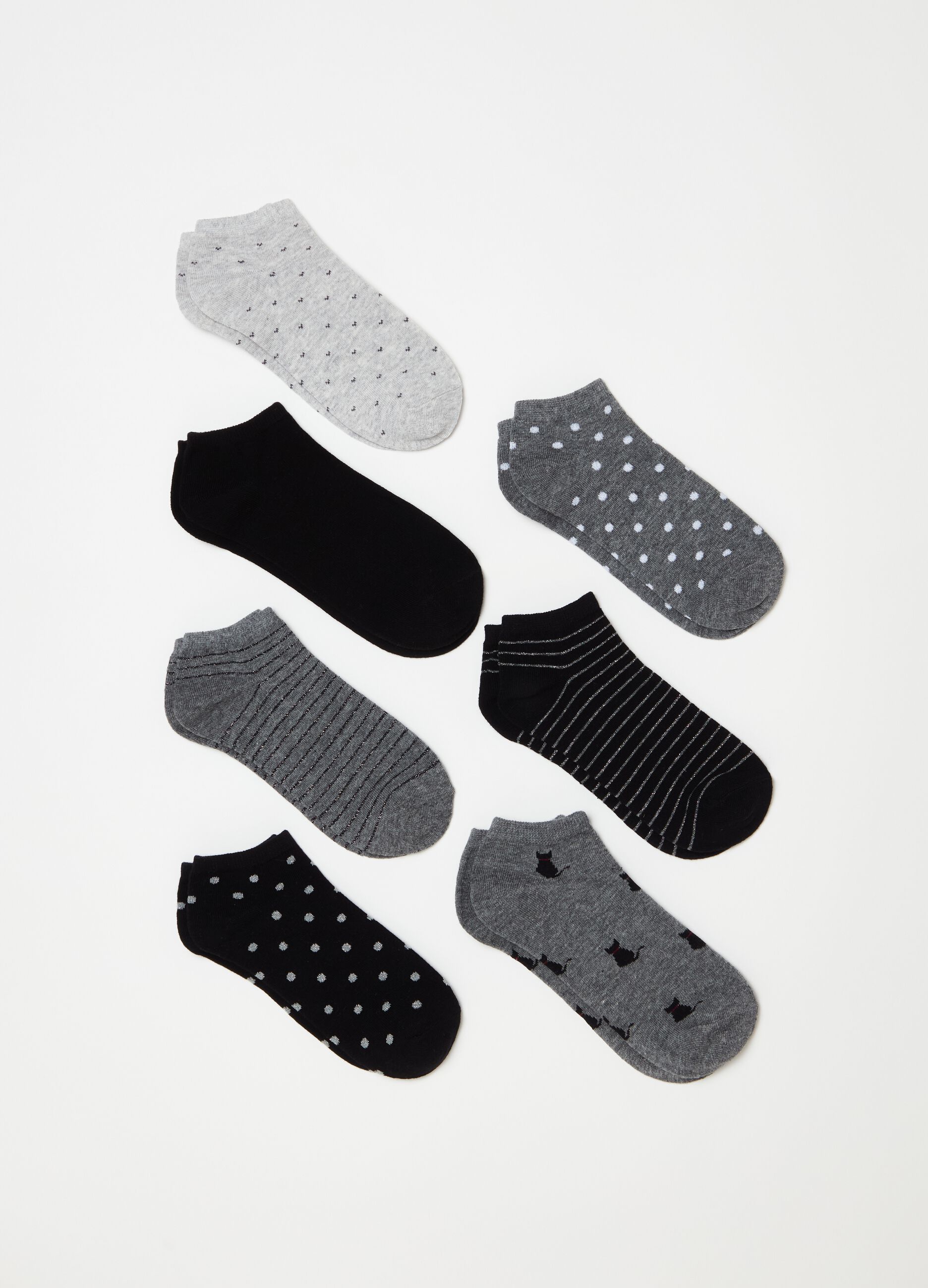 Seven-pair pack of shoe liners with designs