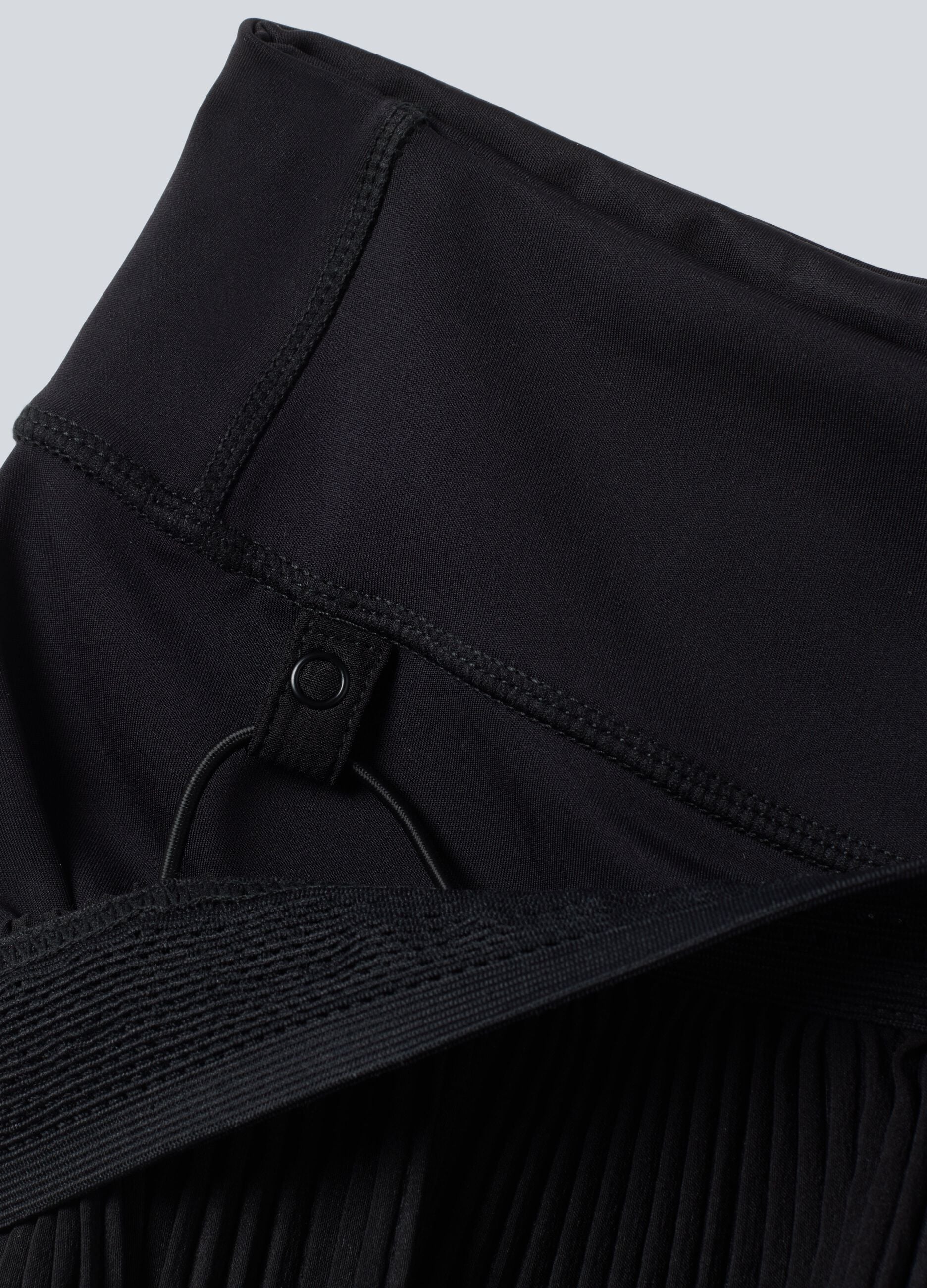 Schwarze plissierte Sportshorts ALTAVIA COURT aus Stretchmaterial mit herausnehmbarer Innenhose