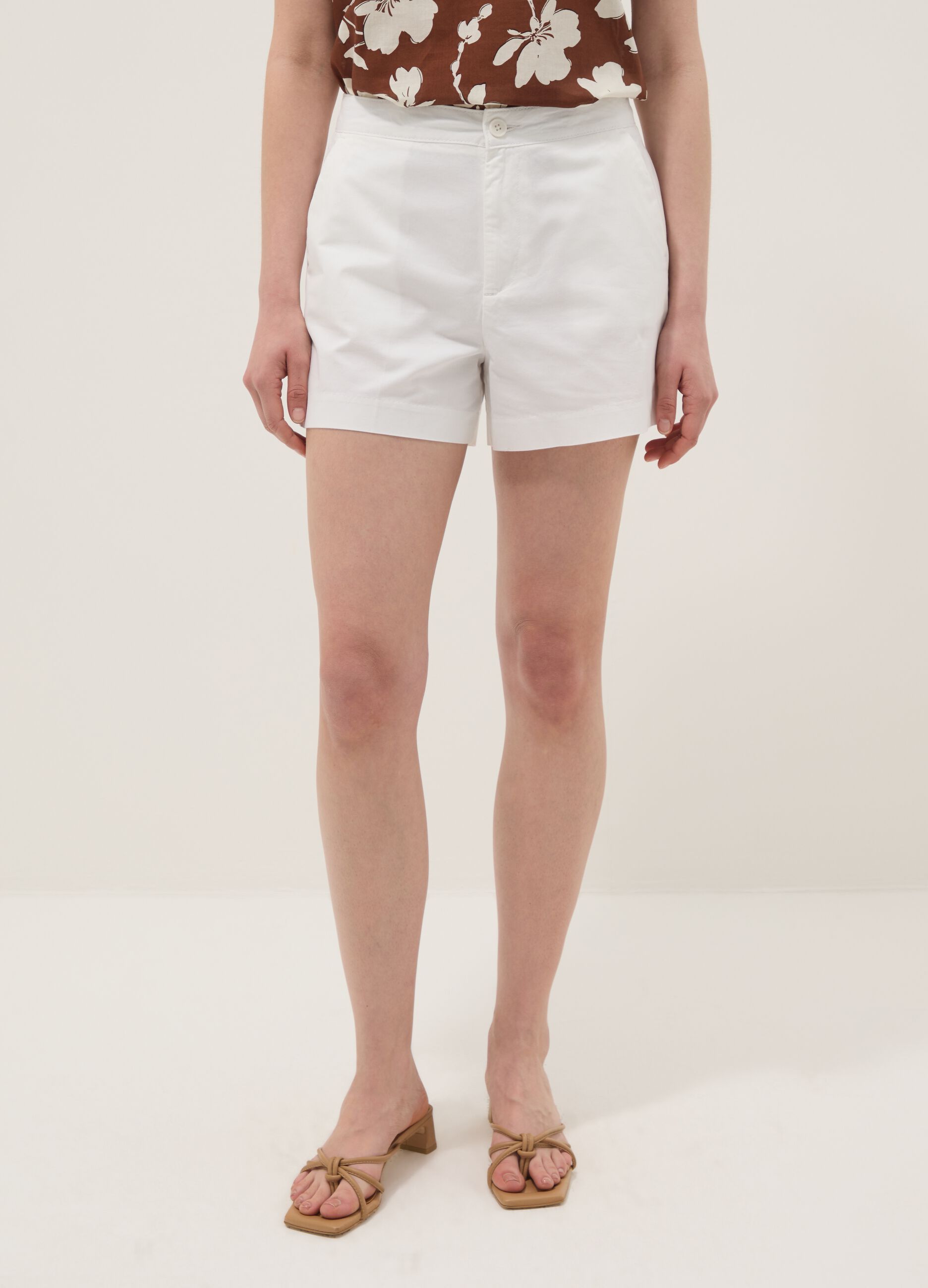 White chino shorts in pure cotton