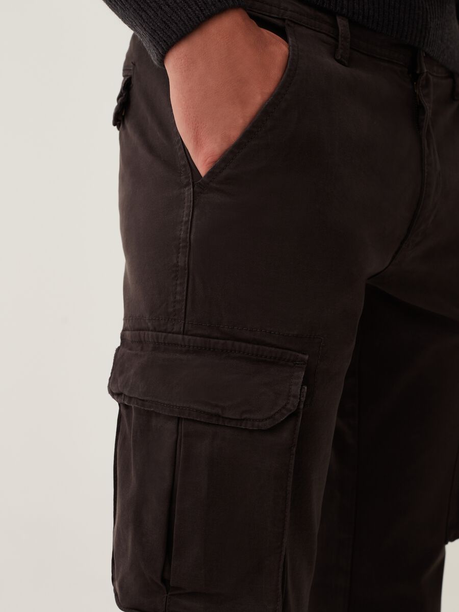 Stretch cotton cuff-hem cargo trousers_3