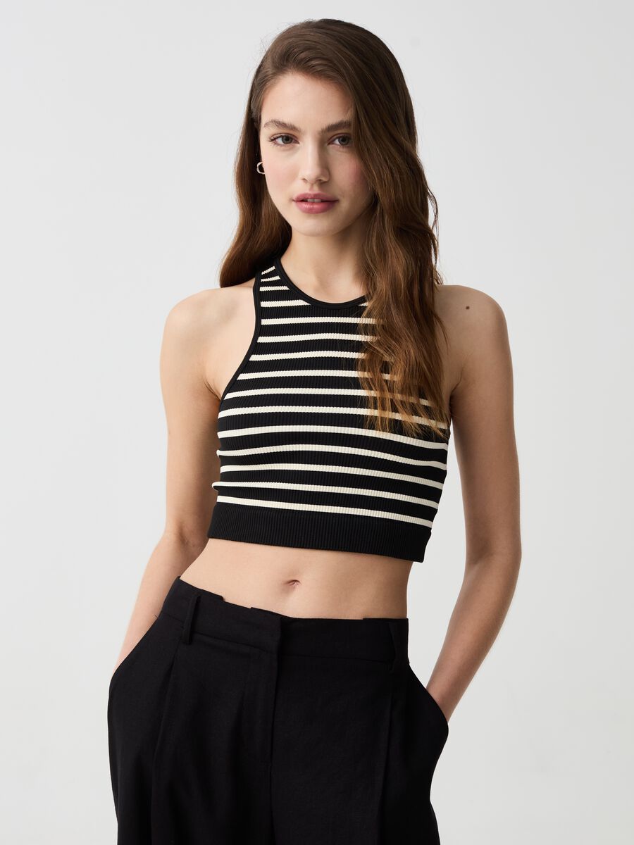 Seamless crop top with stripes_1