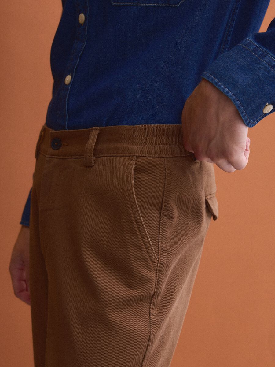 Brown stretch cotton straight-fit chino trousers_3