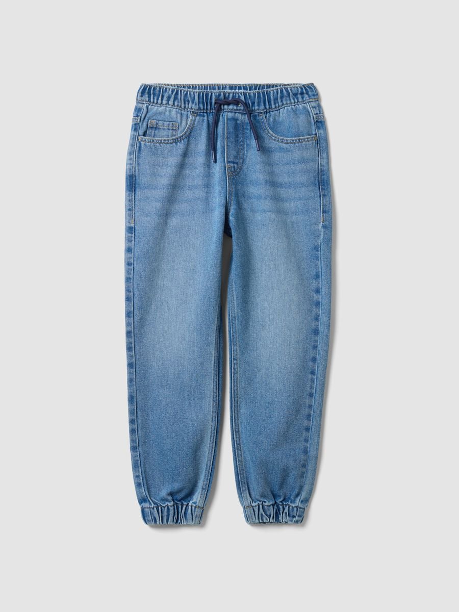 Jeans jogger denim blu in misto cotone e viscosa per ragazzo_0