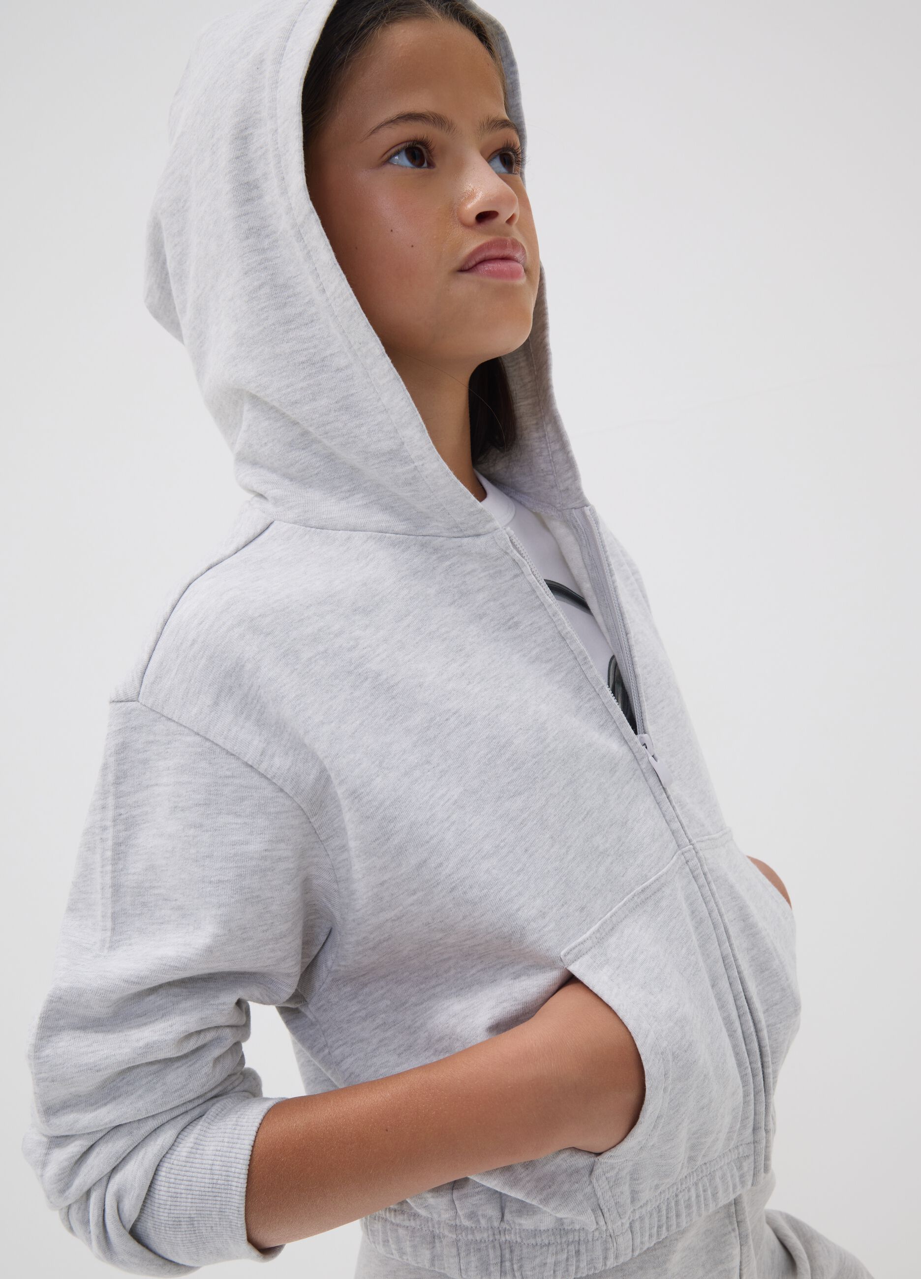 Girls&rsquo; short grey pure cotton hoodie with crew neck