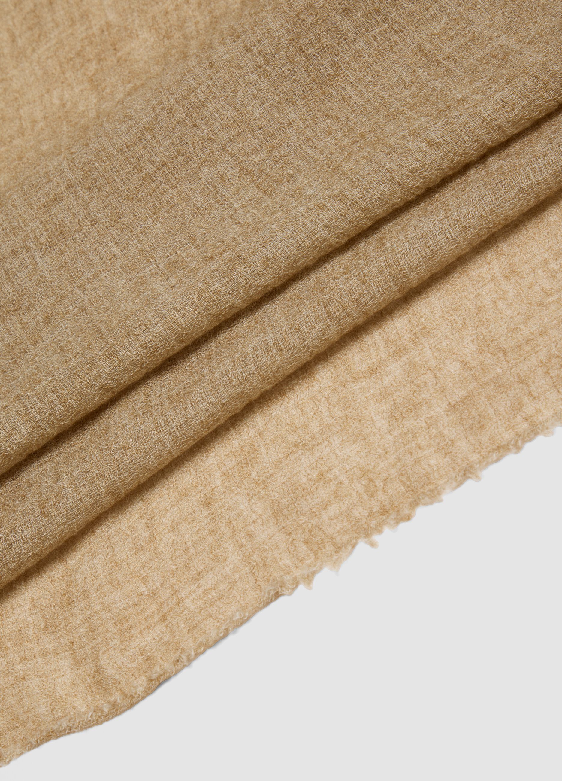 Beige wool-blend scarf with fringed edges