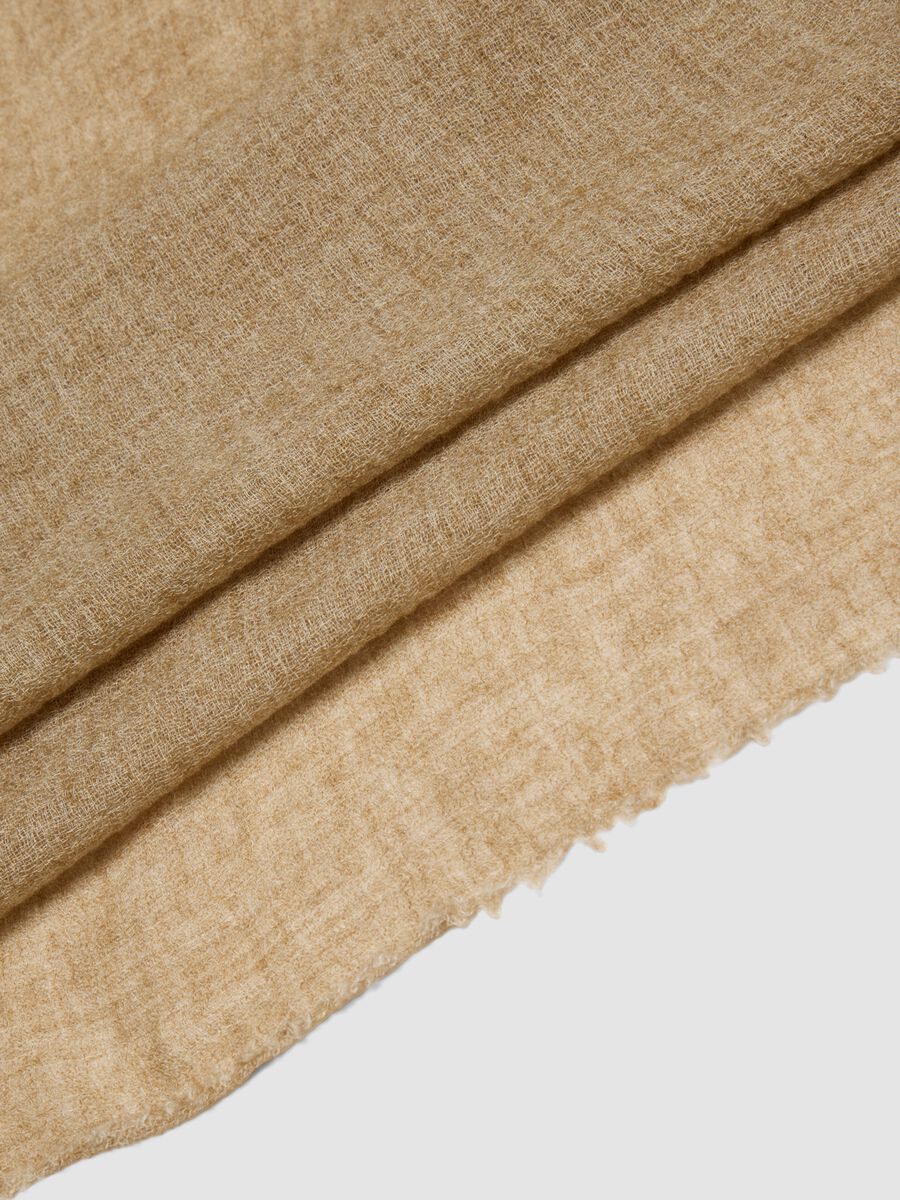 Beige wool-blend scarf with fringed edges_2