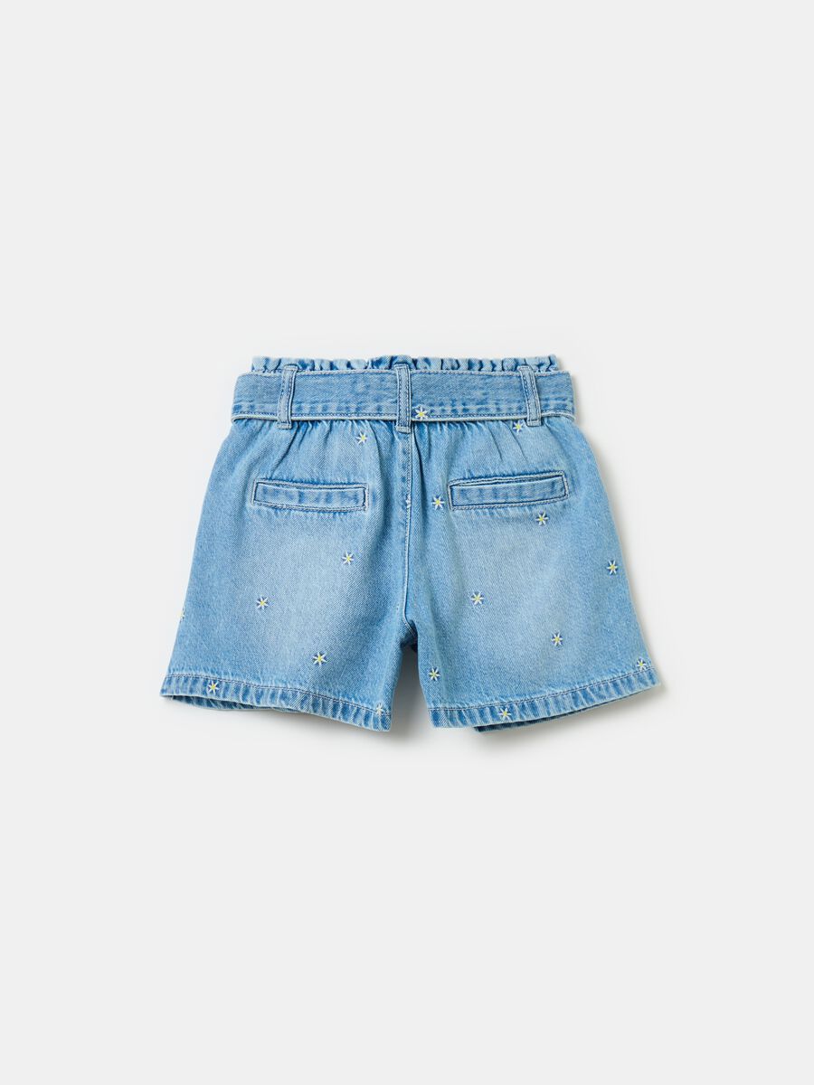 Denim shorts with small flowers embroidery_1