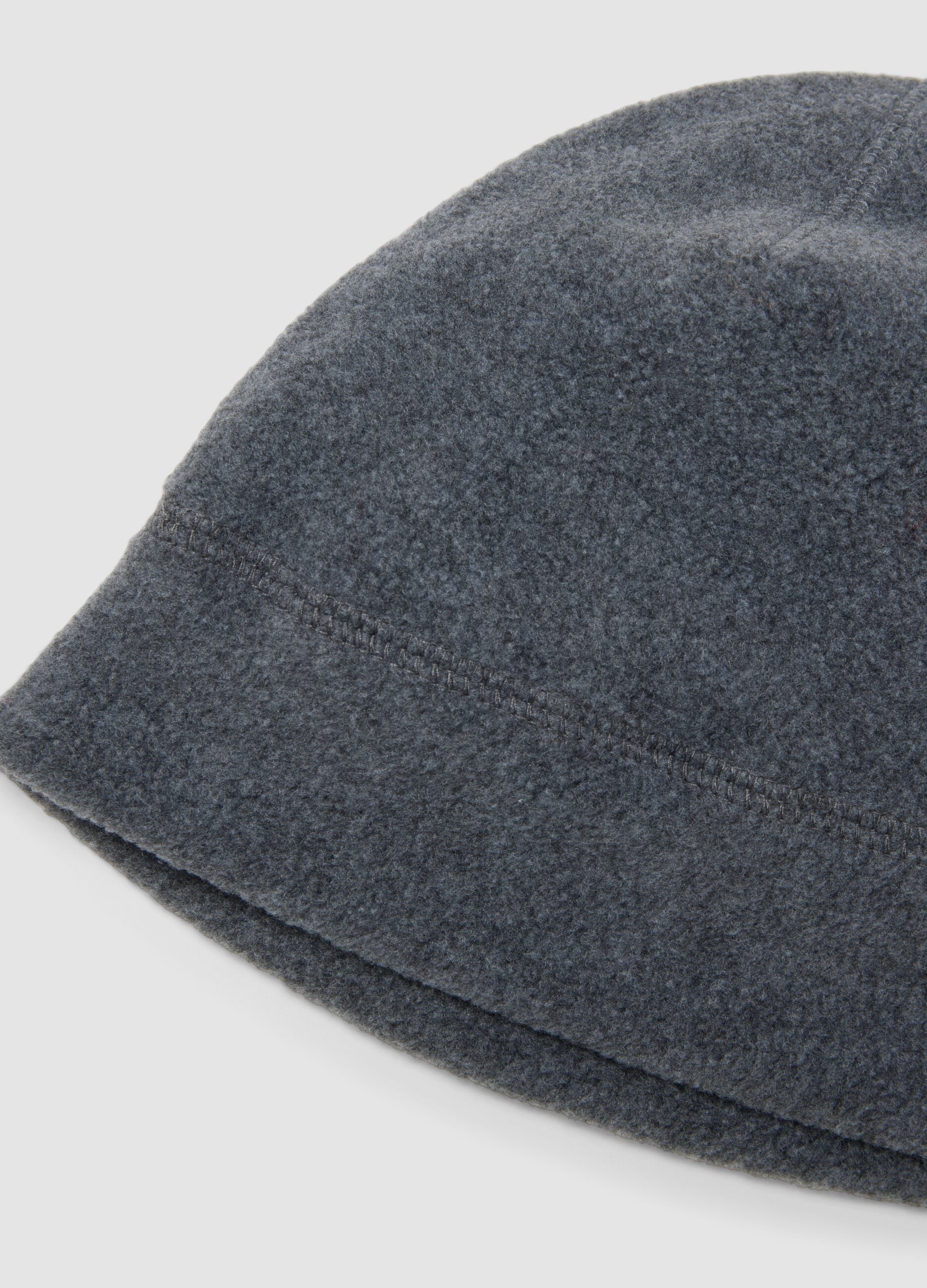 Graue Fleece-M&uuml;tze