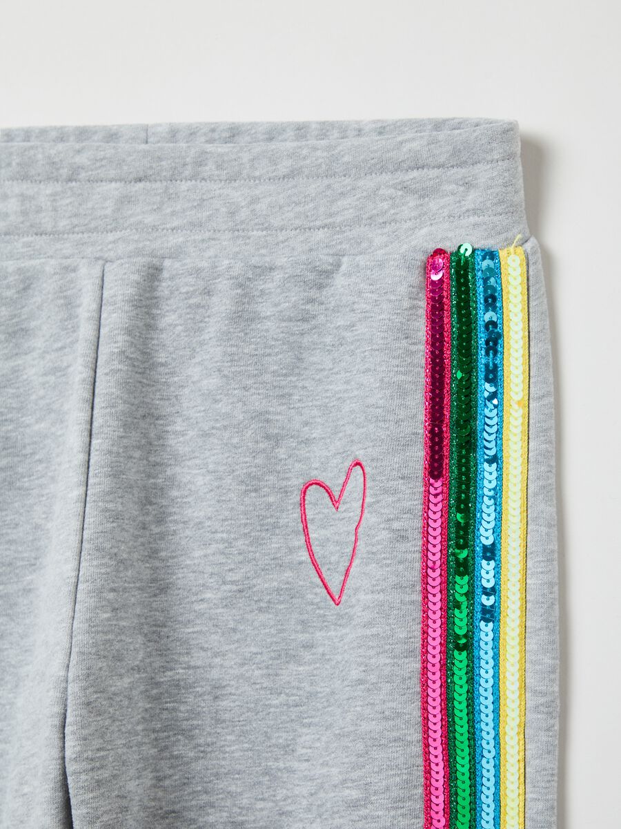Joggers with sequins and heart embroidery_2
