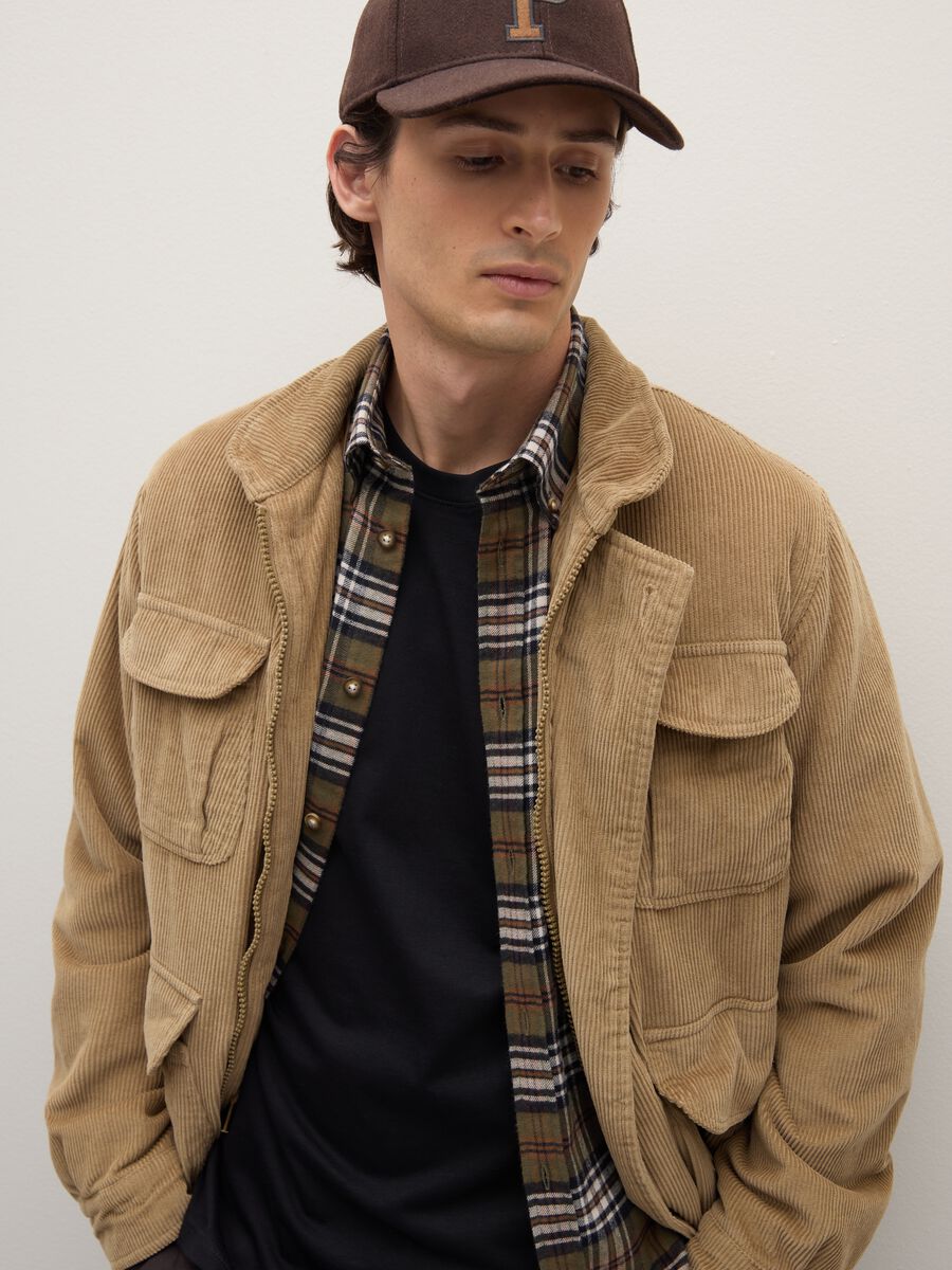 Beige pure cotton regular fit jacket with pockets and zip_2