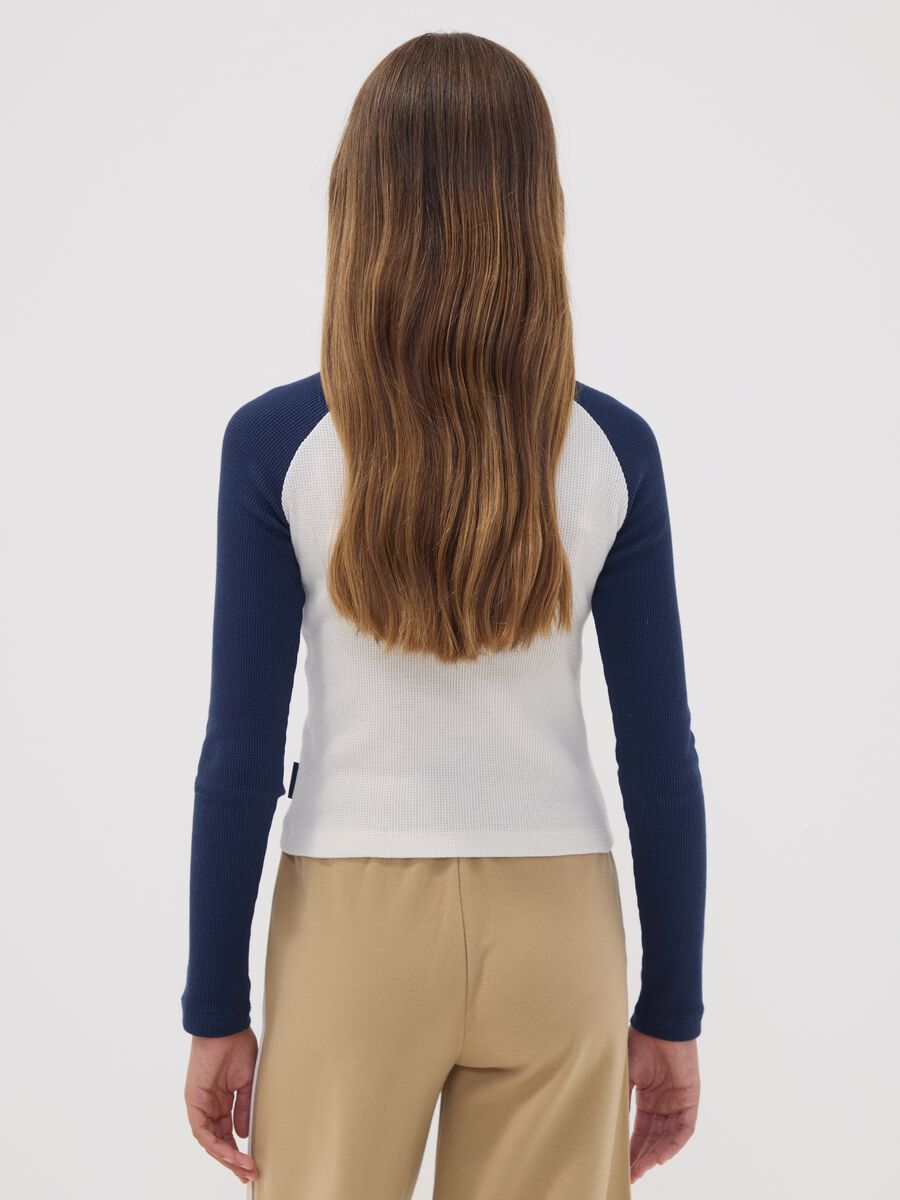 Blue stretch cotton T-shirt with contrast sleeves for girls_2