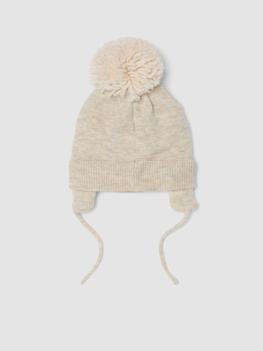 Cappello beige melange in misto lana con pompon_1