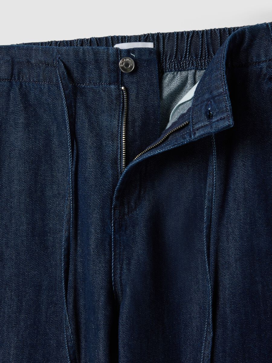 Pure Cotton Blue Denim Relaxed Fit Jogger Jeans_5