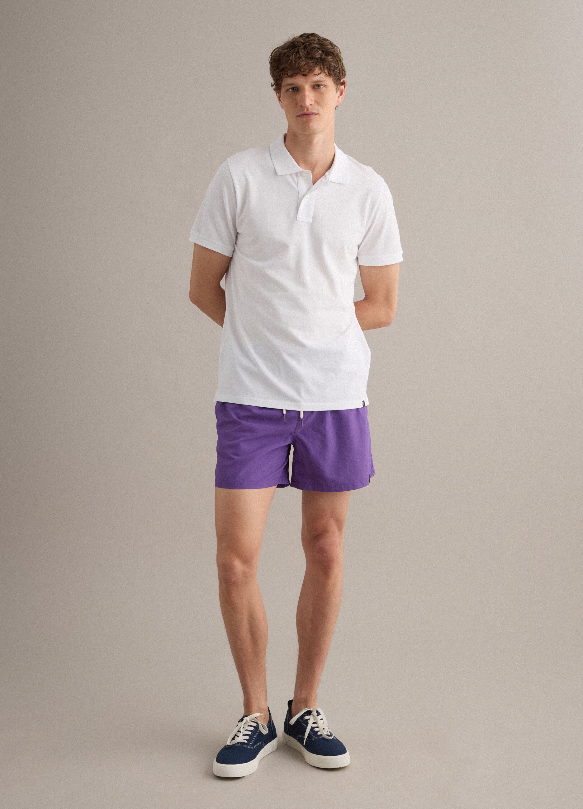 B&oacute;xer de ba&ntilde;o violeta con cintura el&aacute;stica y cord&oacute;n