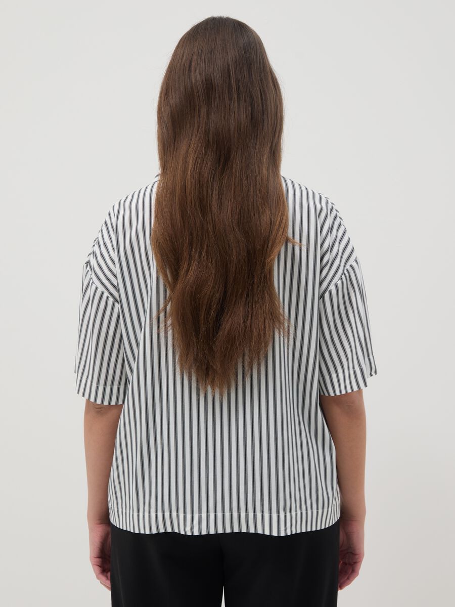 Bijela ko&scaron;ulja od čiste viskoze na pruge_3