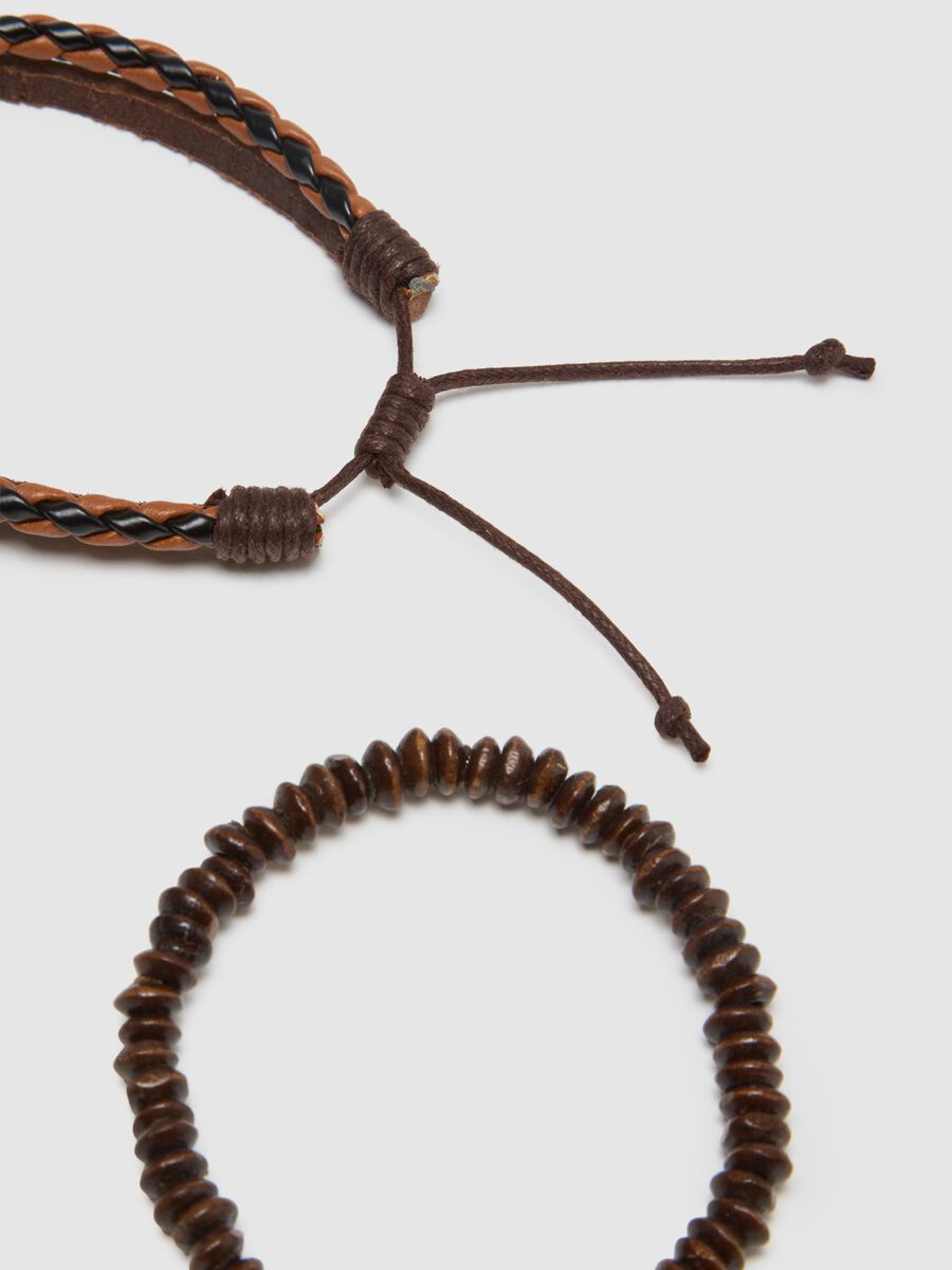 Two-Pack Genuine Leather and Brown Wood Bracelets_1