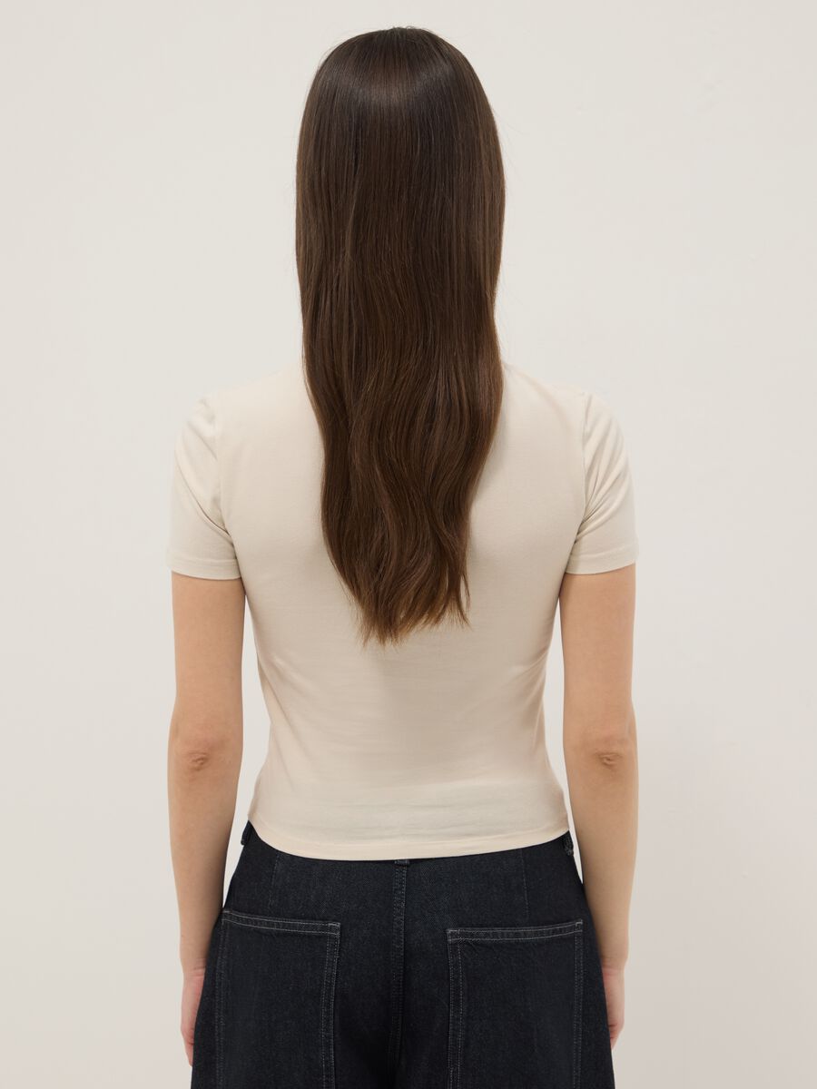 T-shirt bege slim fit de algod&atilde;o el&aacute;stico_3