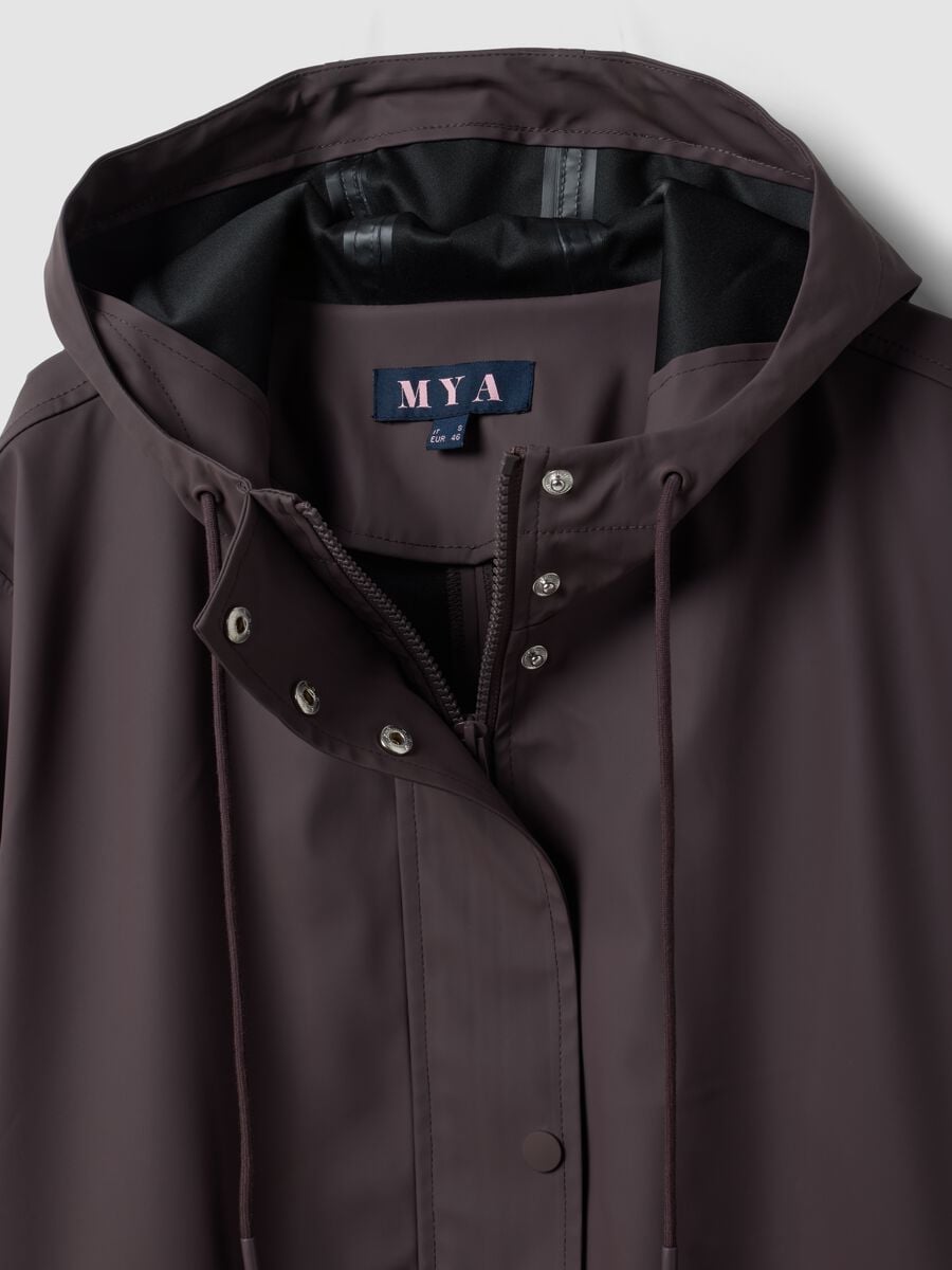 Purple rain jacket with hood, zip and popper fastening, regular fit_2
