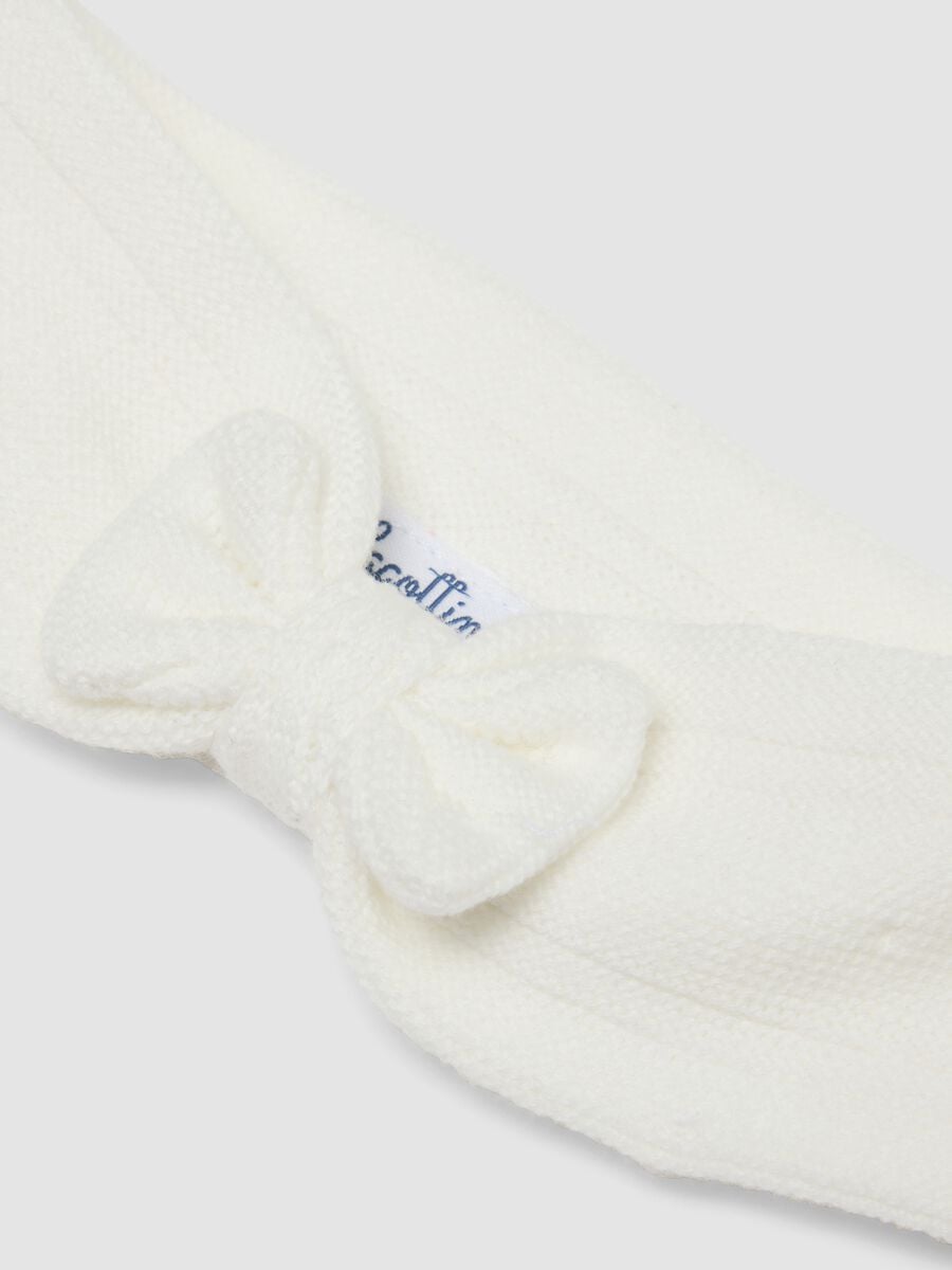 Wei&szlig;es Stirnband aus Bio-Baumwolle mit gestrickter Schleife_1