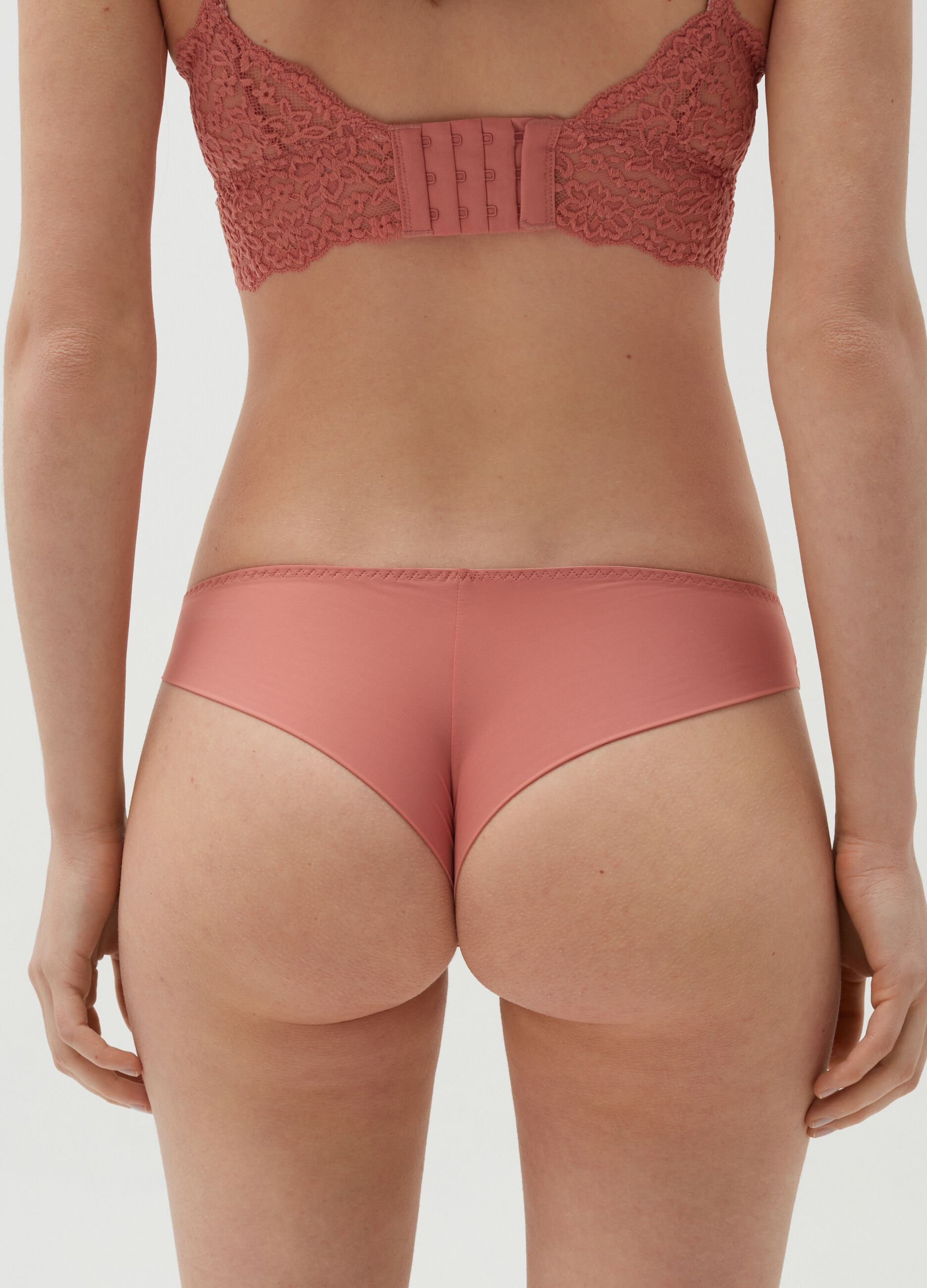 Brazilian-cut briefs with lace front