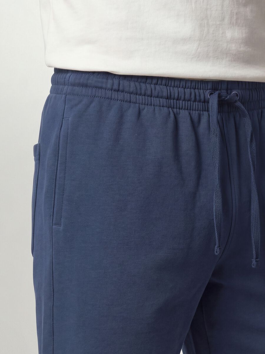 Grey cotton-blend shorts with elasticated waist, regular fit_3