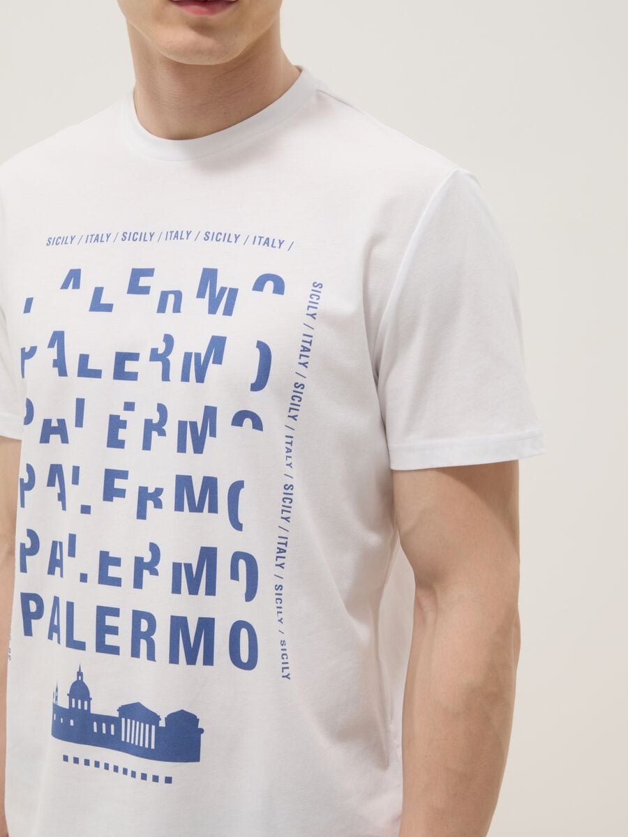 Wei&szlig;es T-Shirt aus reiner Baumwolle mit Print, Regular Fit_2