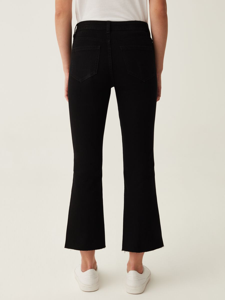 Flare-fit cropped jeans with raw edging_2