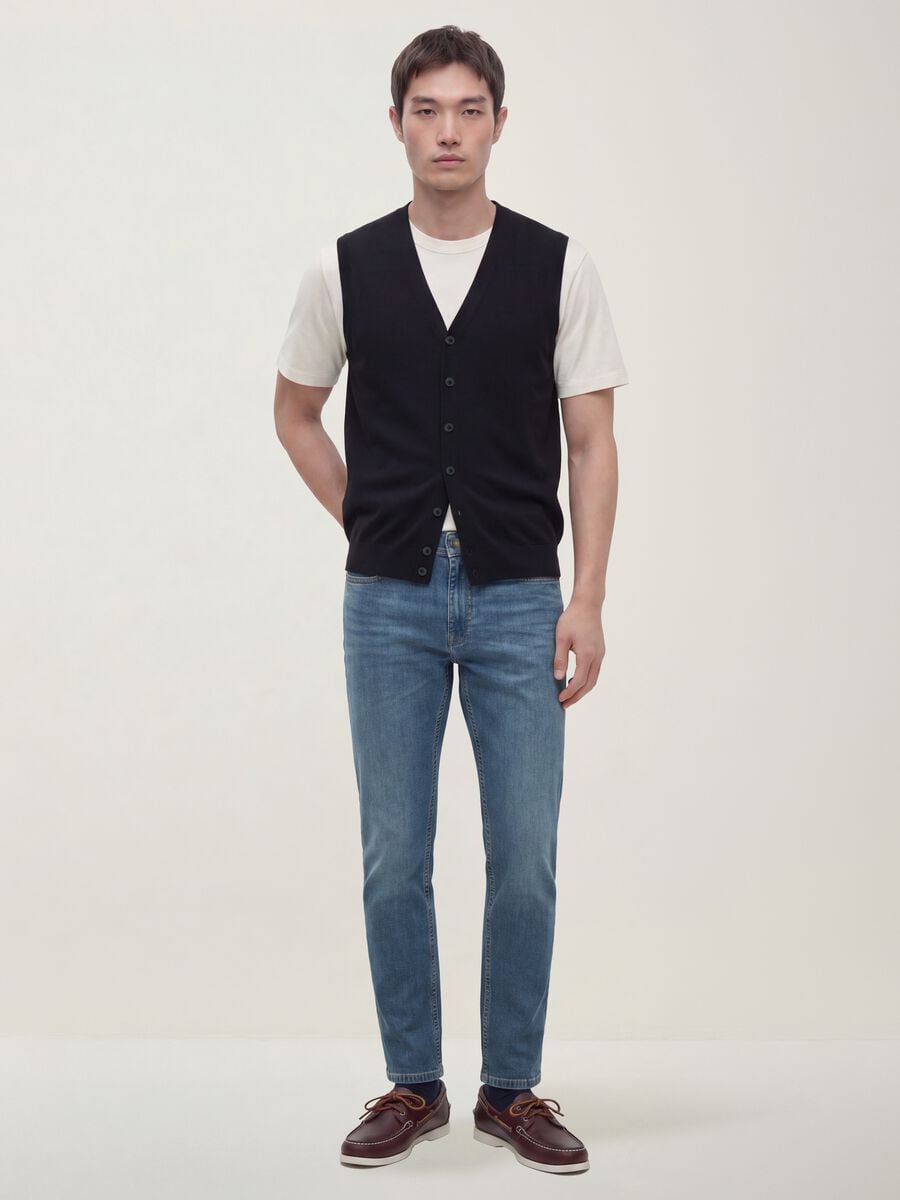 Black viscose-blend waistcoat with deep V-neck regular fit_1