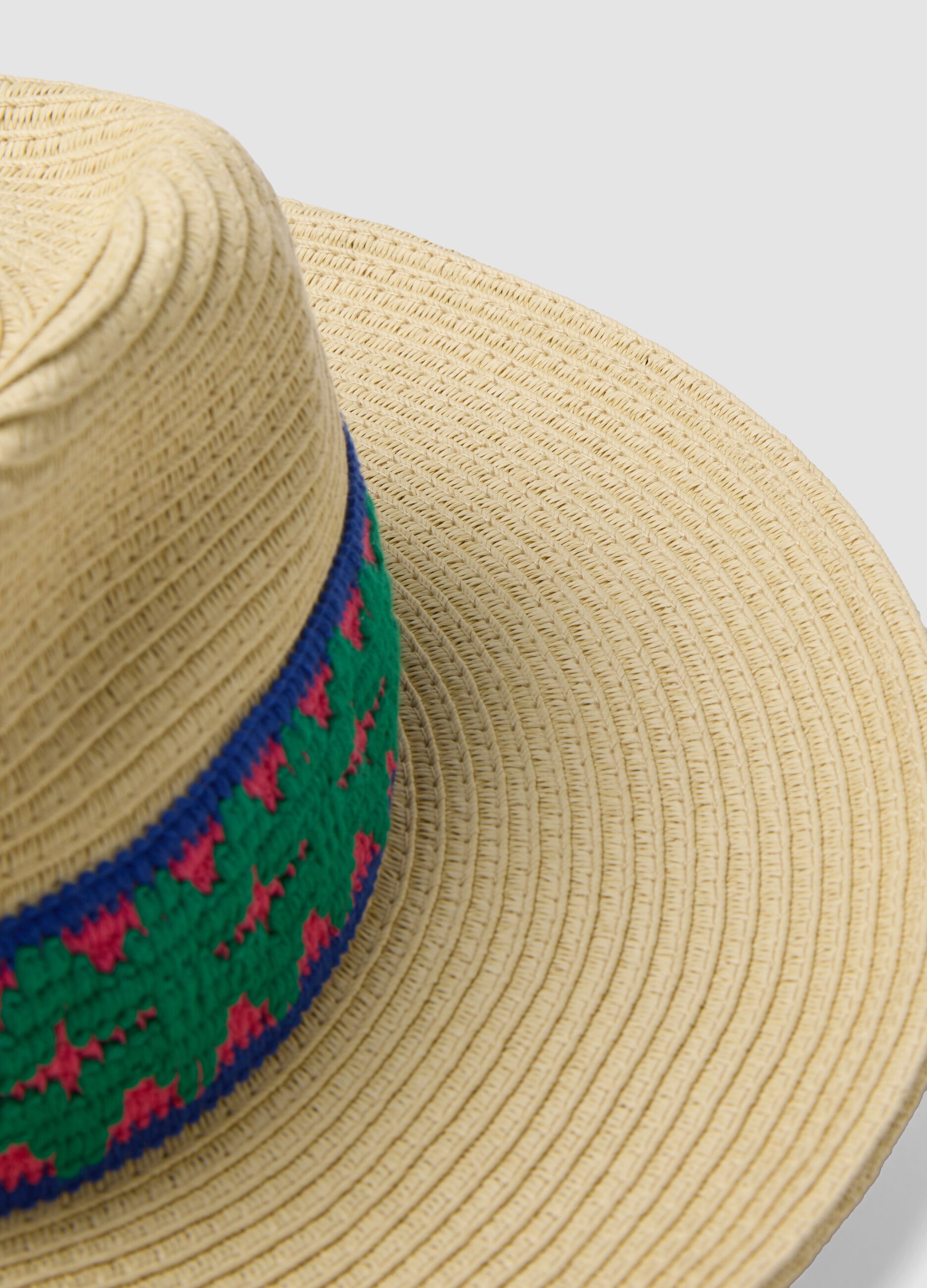 Sombrero panam&aacute; beige de puro tejido de papel con cinta multicolor