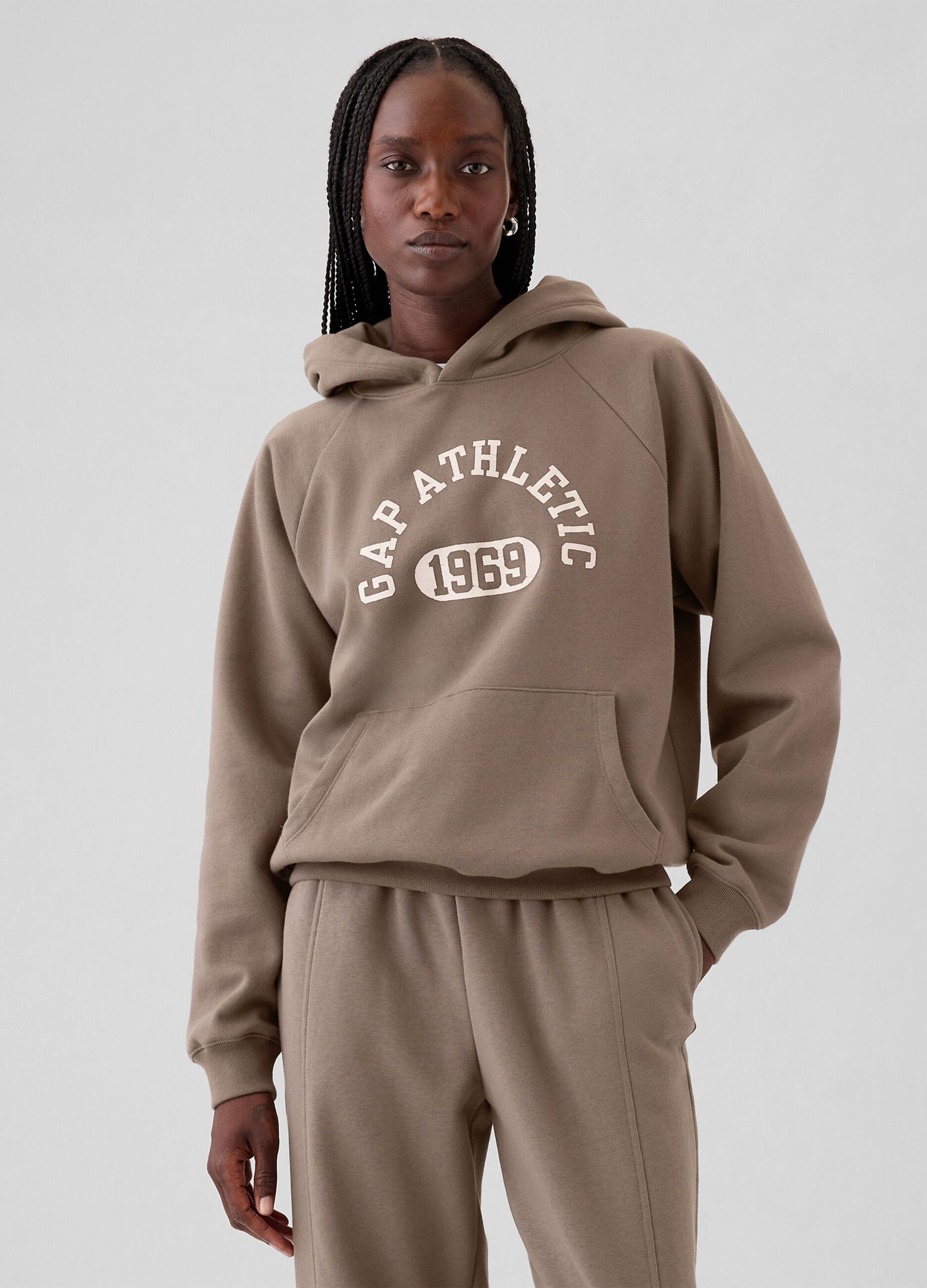 Hoodie with raglan sleeves