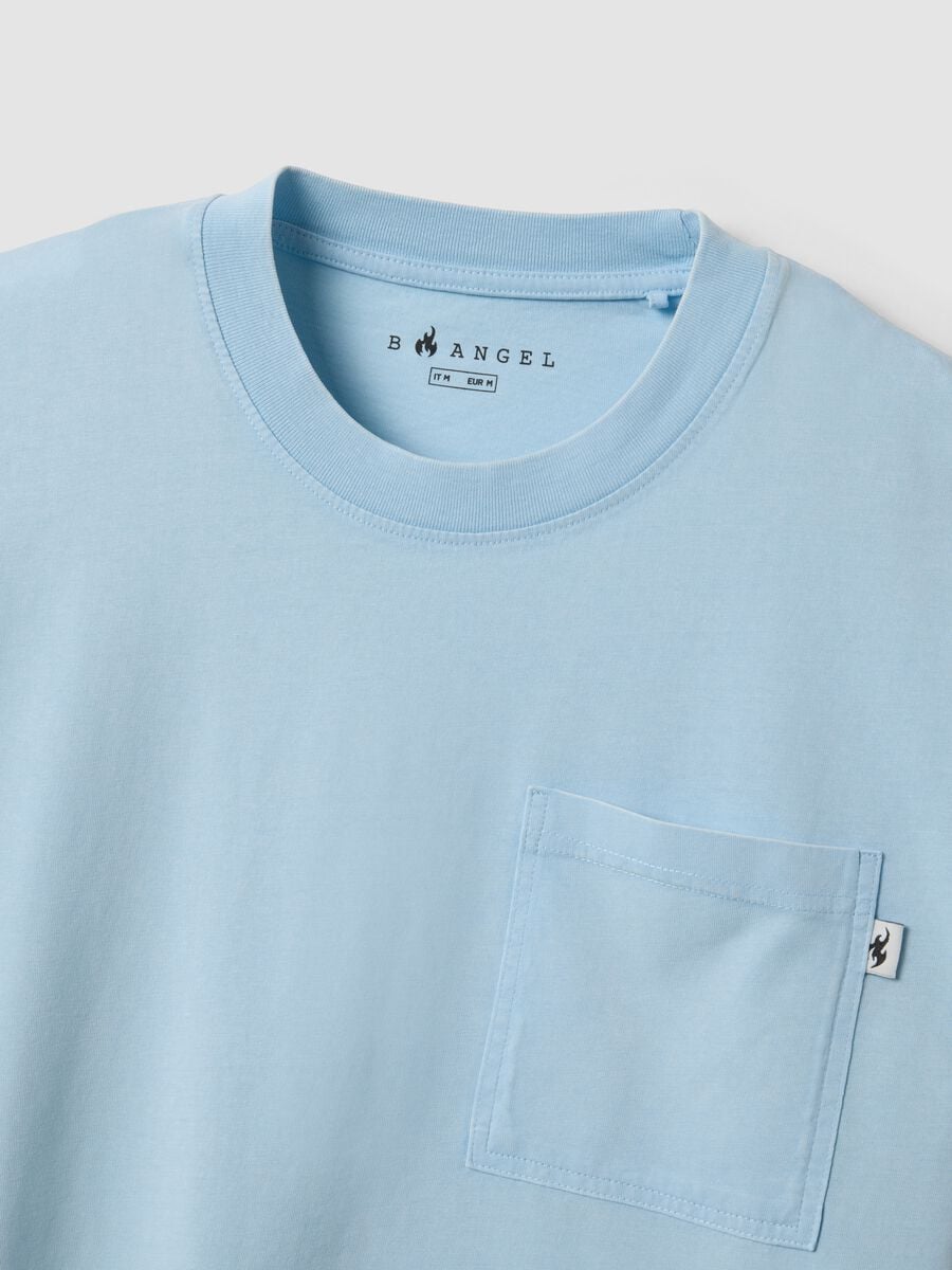 T-shirt azul-claro em algod&atilde;o puro com bolso no peito, corte regular_5