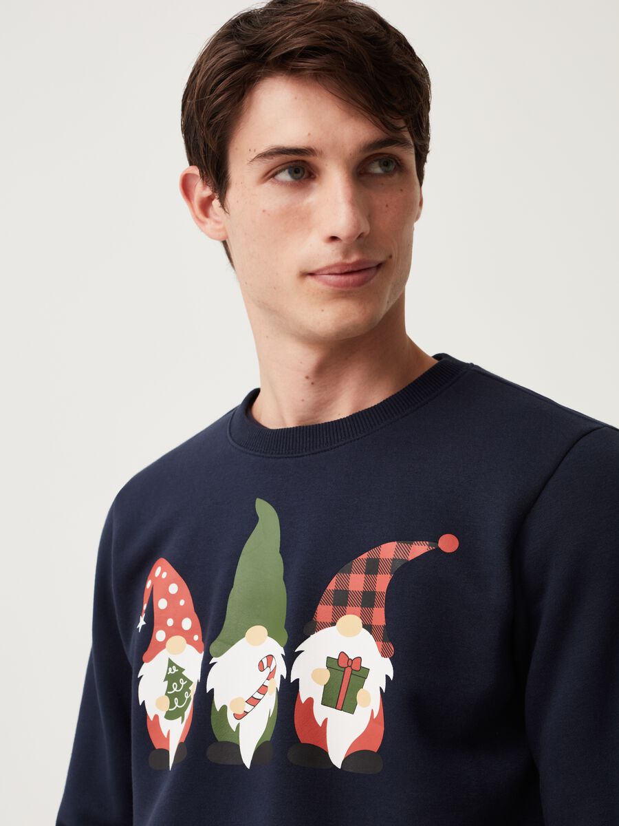 Sweatshirt with round neck and Christmas elves print_1