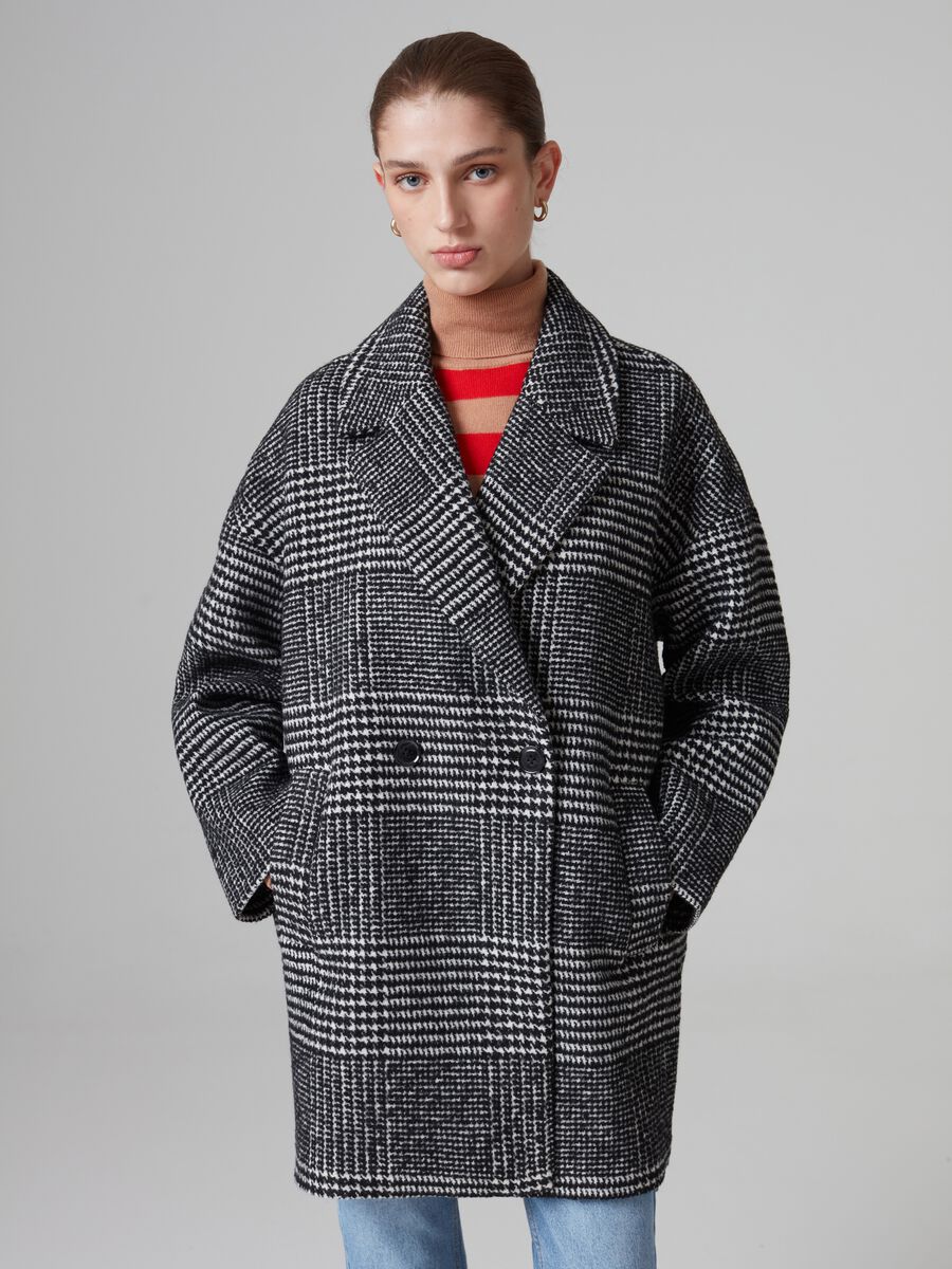 Double-breasted hounds’ tooth coat_2