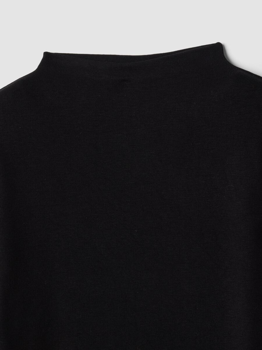 &Mu;&alpha;ύ&rho;&omicron; T-shirt &alpha;&pi;ό &epsilon;&lambda;&alpha;&sigma;&tau;&iota;&kappa;ή &beta;&iota;&sigma;&kappa;ό&zeta;&eta; &mu;&epsilon; &sigma;&tau;&rho;&omicron;&gamma;&gamma;&upsilon;&lambda;ή &lambda;&alpha;&iota;&mu;ό&kappa;&omicron;&psi;&eta;_5