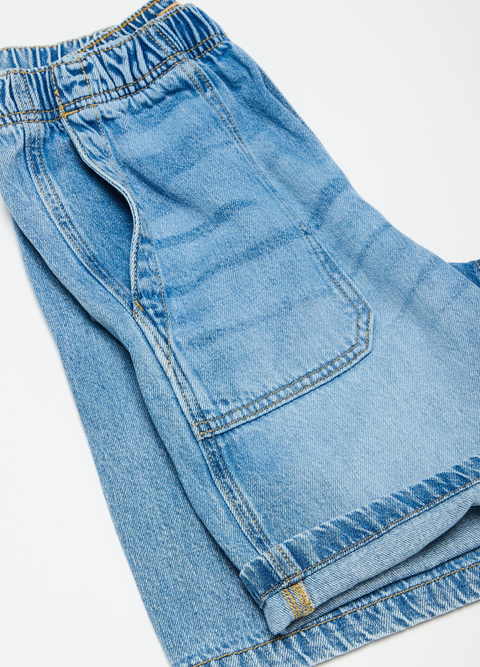 Bermuda joggers in denim with pockets