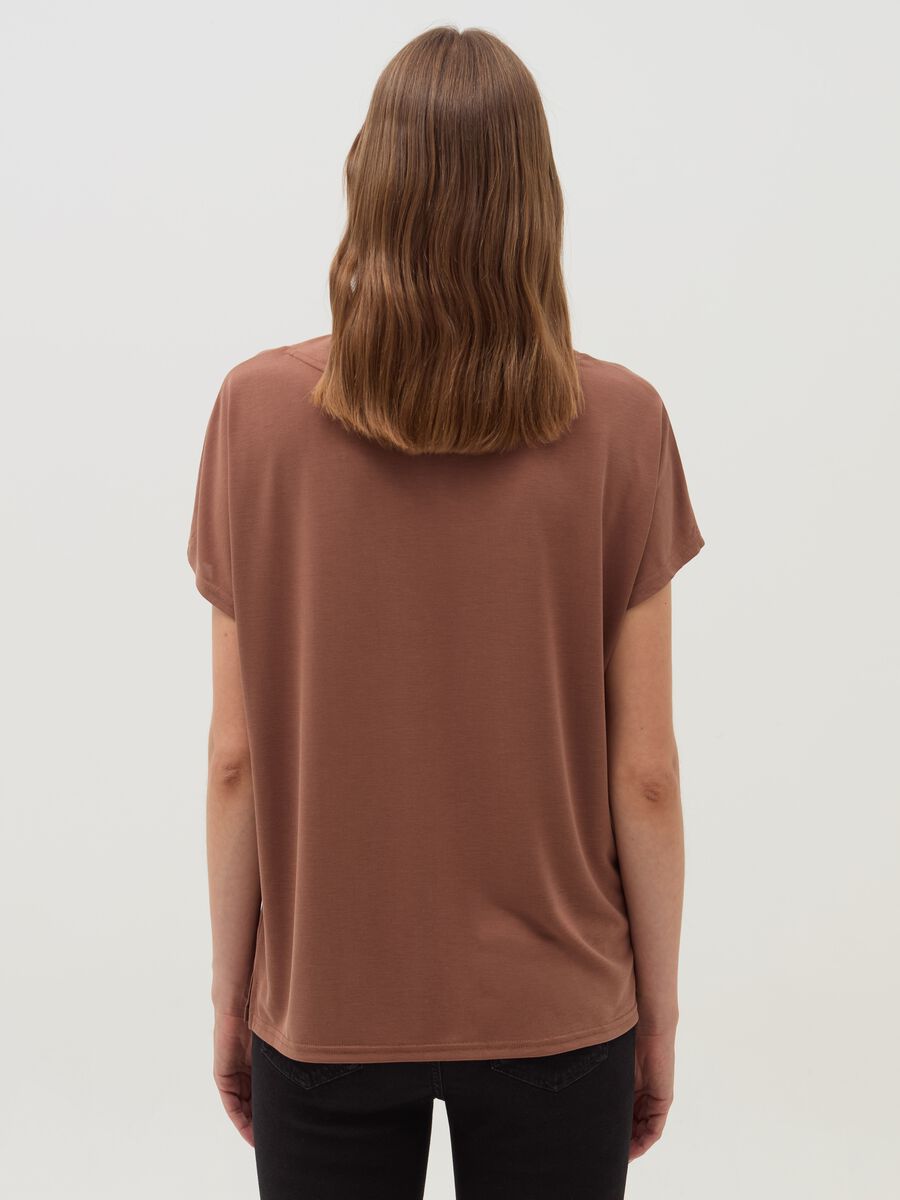 T-shirt with V neck and kimono sleeves_2