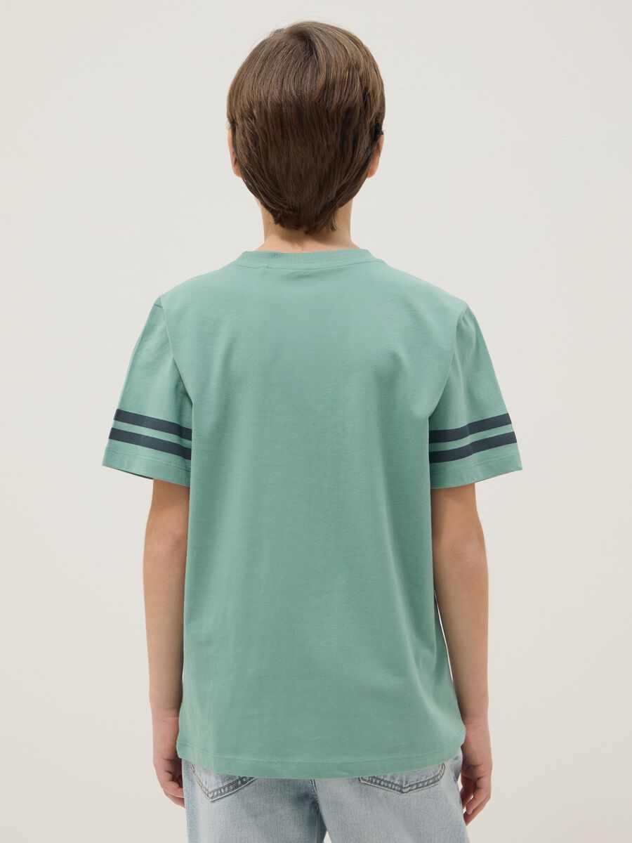 Boys&rsquo; green pure cotton T-shirt with graphic details, regular fit_1