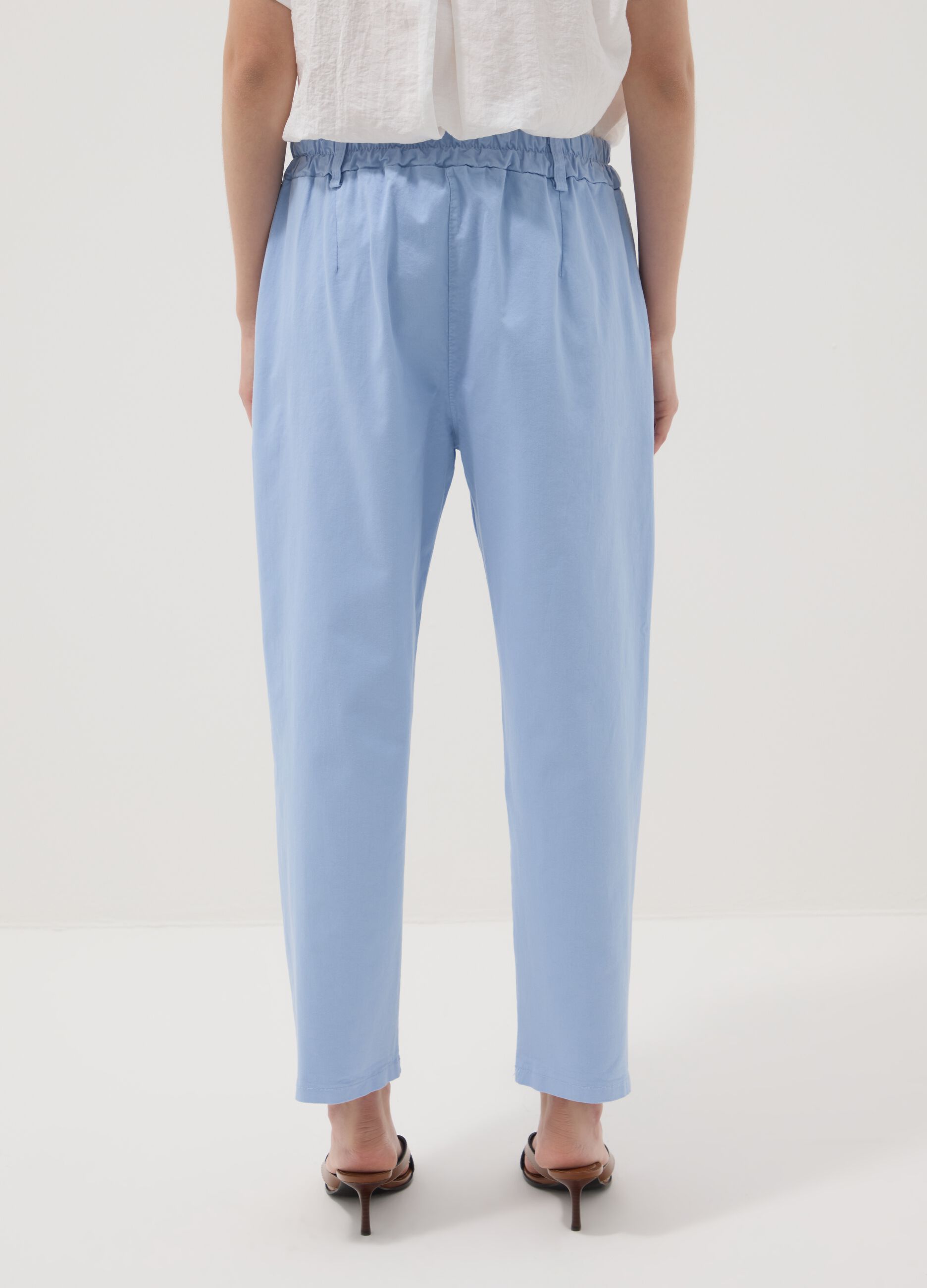 Hellblaue Regular-Fit-Hose aus Stretchbaumwolle