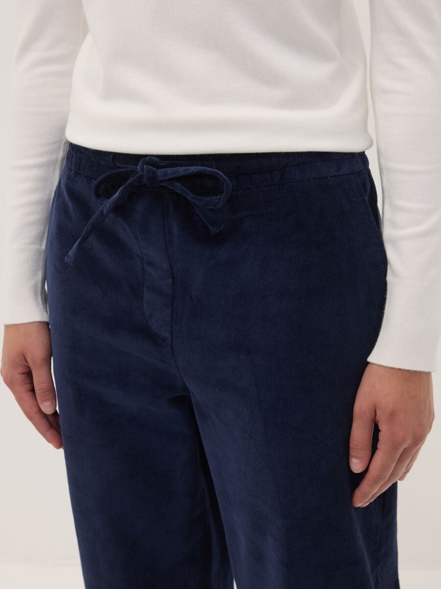Pantaloni blu in cotone elasticizzato a coste con vita elasticizzata_2