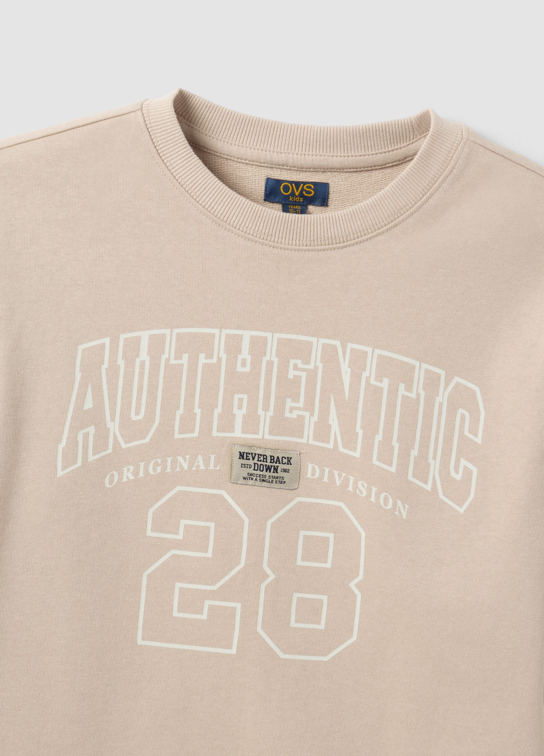 Sweatshirt bege em algod&atilde;o org&acirc;nico puro com decote redondo e estampado para rapaz